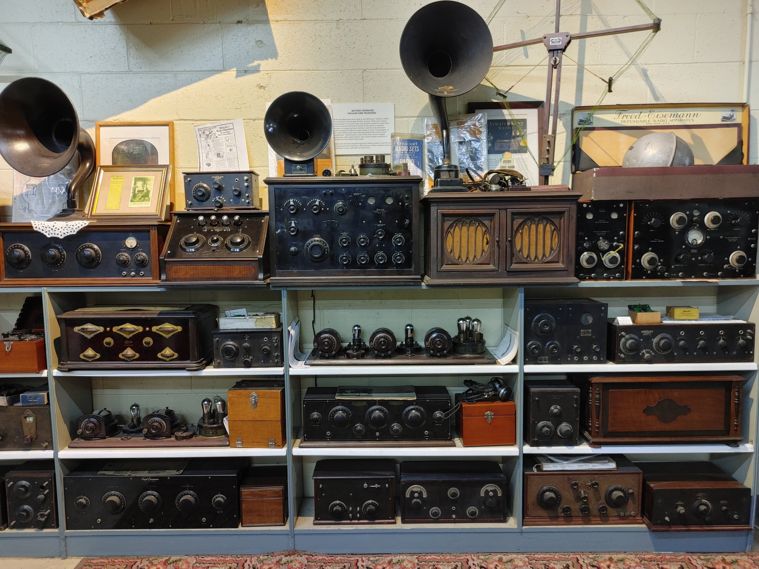 Exhibits & Collections — The Vintage Radio and Communications Museum of  Connecticut