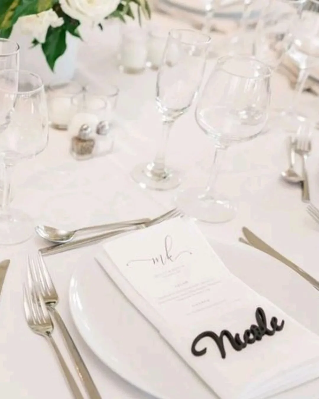Make sure your guests know exactly where to sit. These acrylic or wood name tags are a special touch your guests will love. And even better they get to take it home at the end of the night. 
#theknot #wood #acrylic #name #escortmirror #script #font
