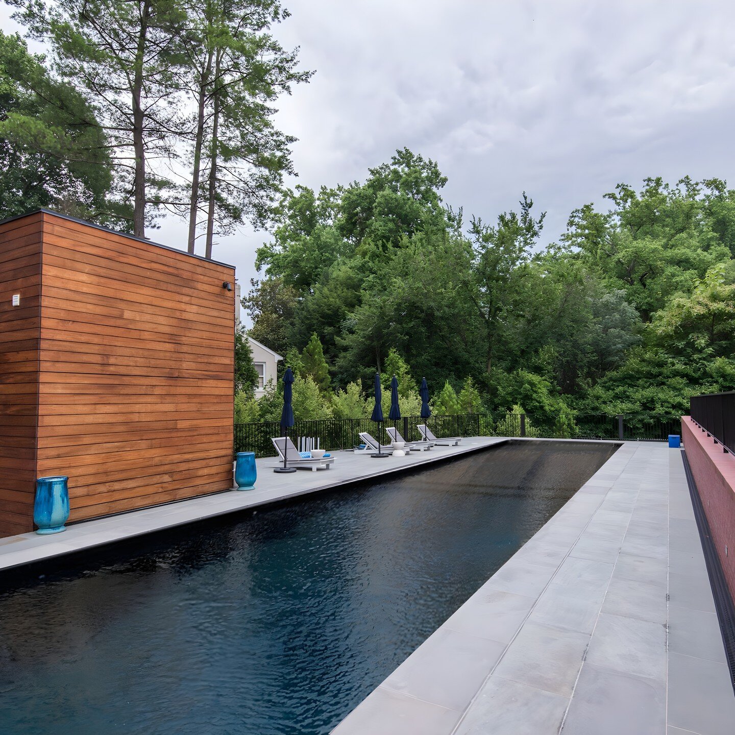 Time to kick off summer, and what would lounging by the poolside be without your favorite tunes?! Check out ACT's expertly hidden high performance speakers. What looks like an architectural detail on this poolside railing is actually a fantastic soun