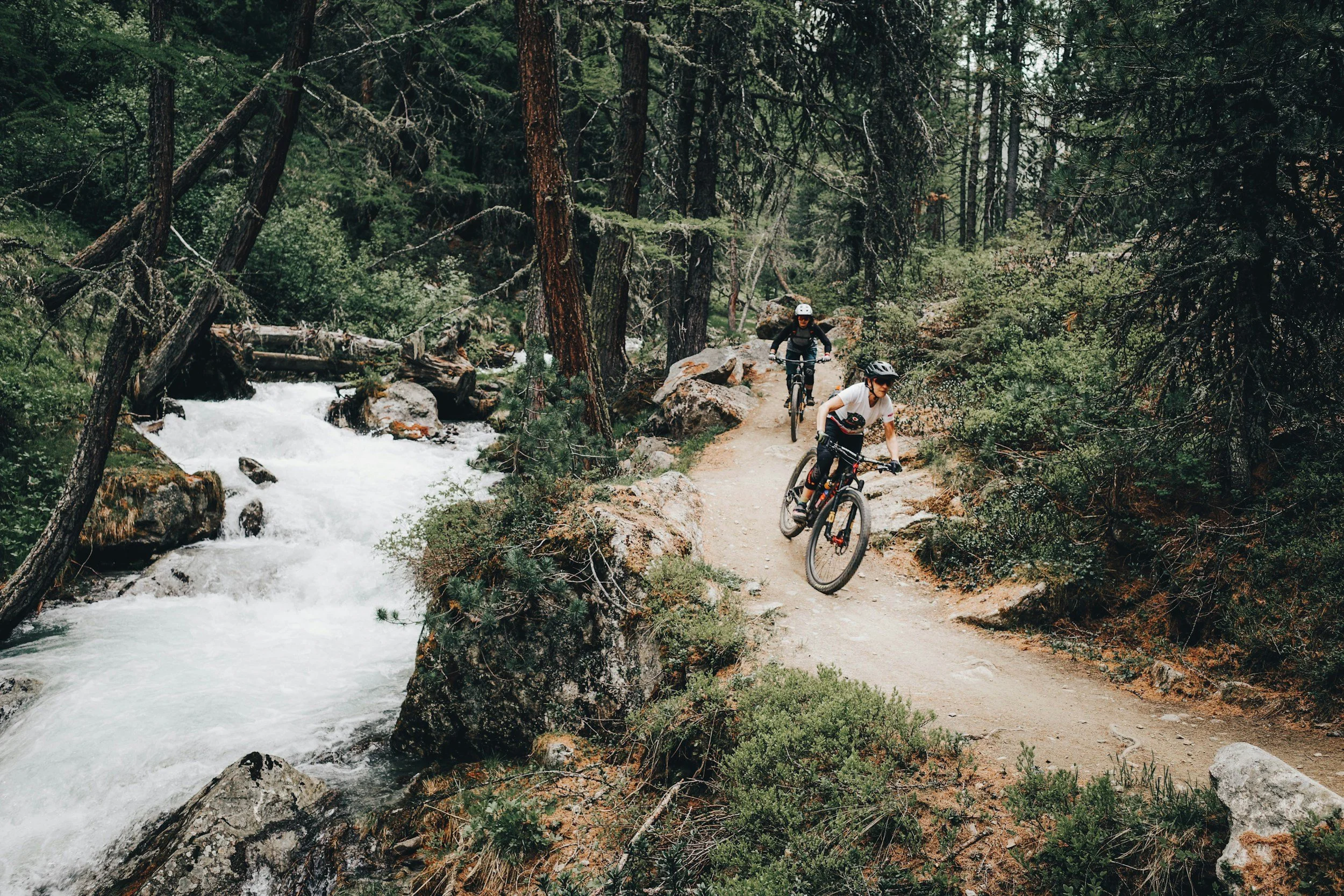 How We Treat Trail Injuries: A Dual Approach to Joint and Muscle Recovery