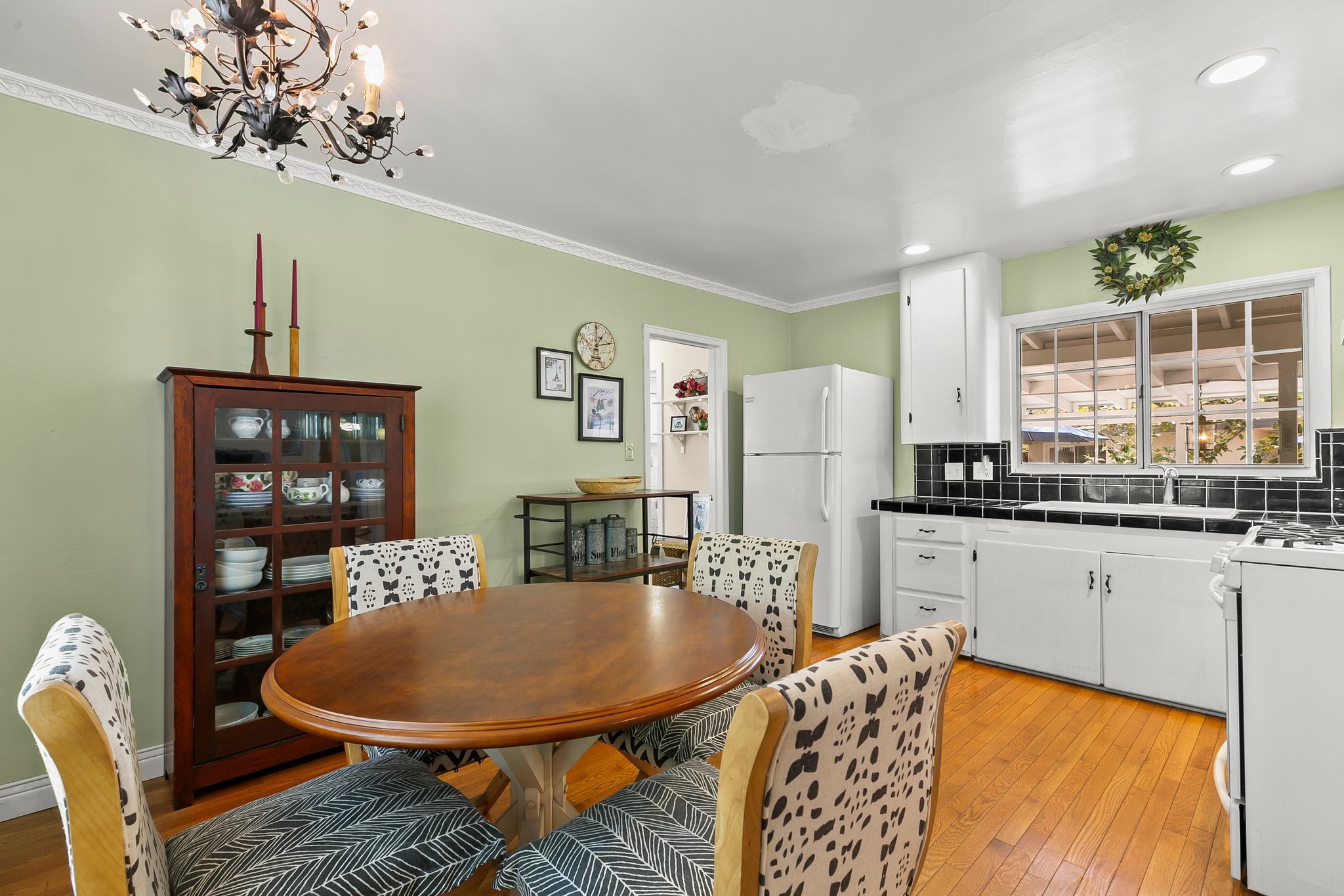 9-web-or-mls-UpmarketMedia_919Matil (111).jpg