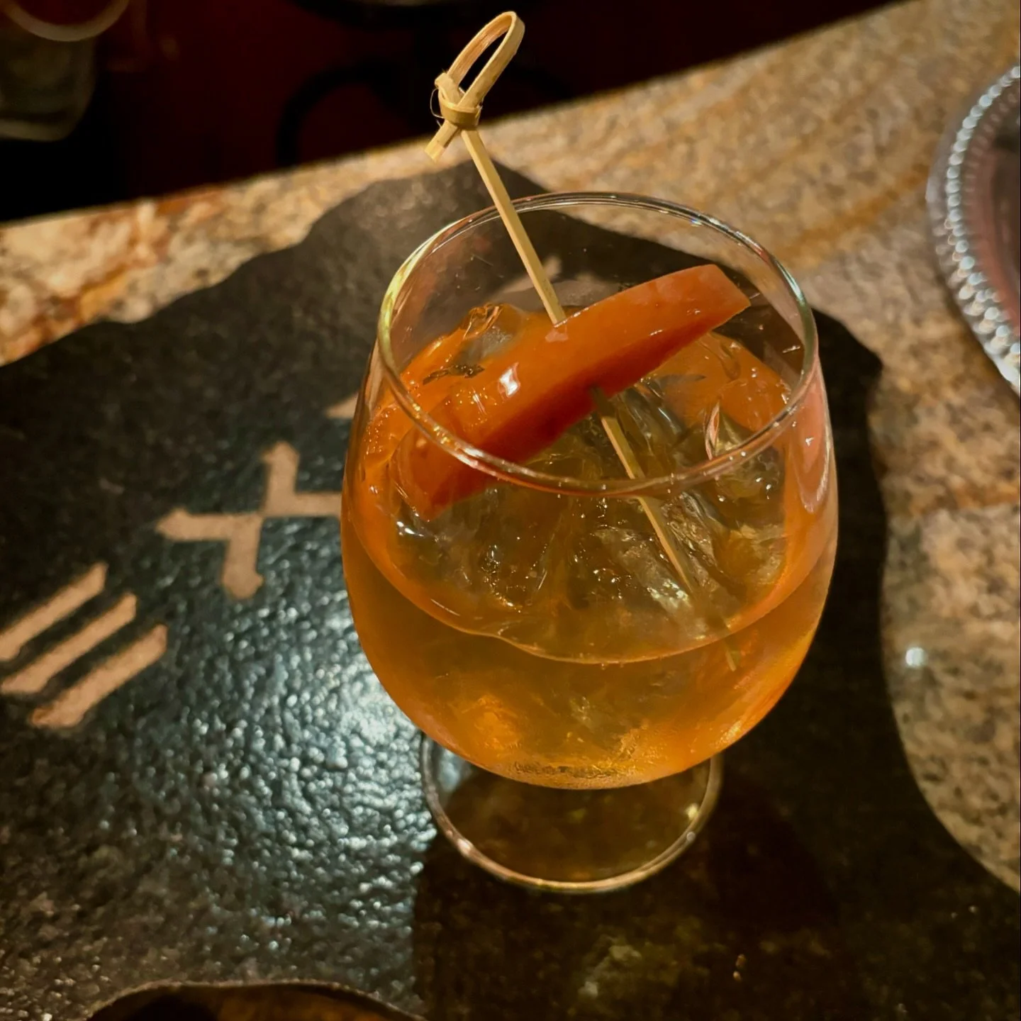 Lockwood Infusion: Apple Bottom Bourbon!

Lockwood Bourbon, Honey Crisp Apple, Cinnamon Sticks

Available through October! @lockwooddistillingco