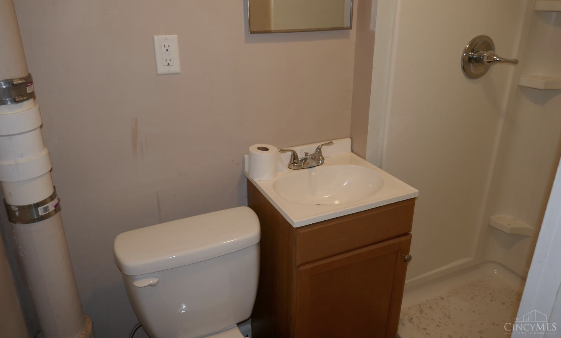 Before renovation bathroom photo