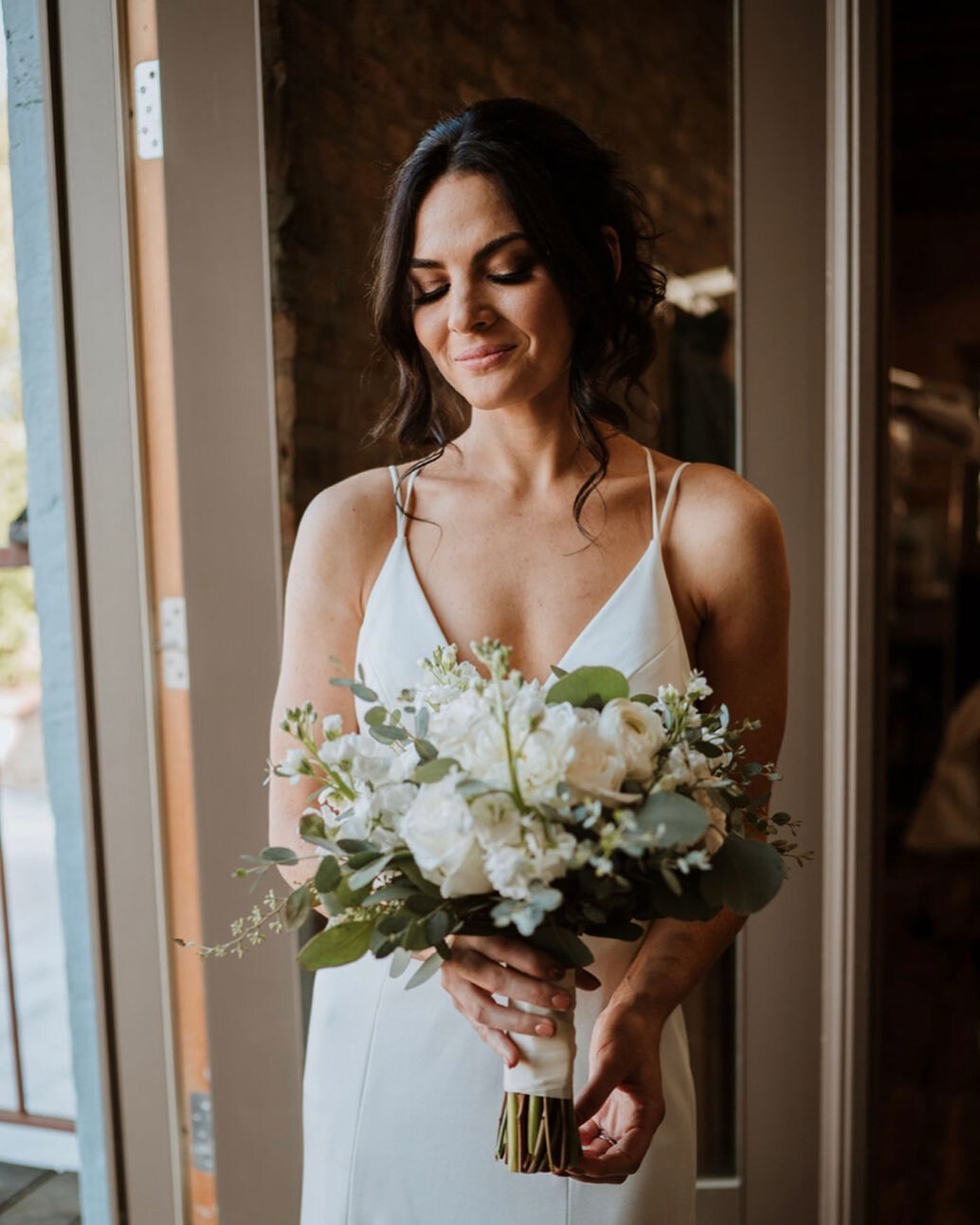 Can we just ✨💫
Hair @hairflowwithlo @soloweddings 
Photography @eight_hands_photography
Bride @large_lars