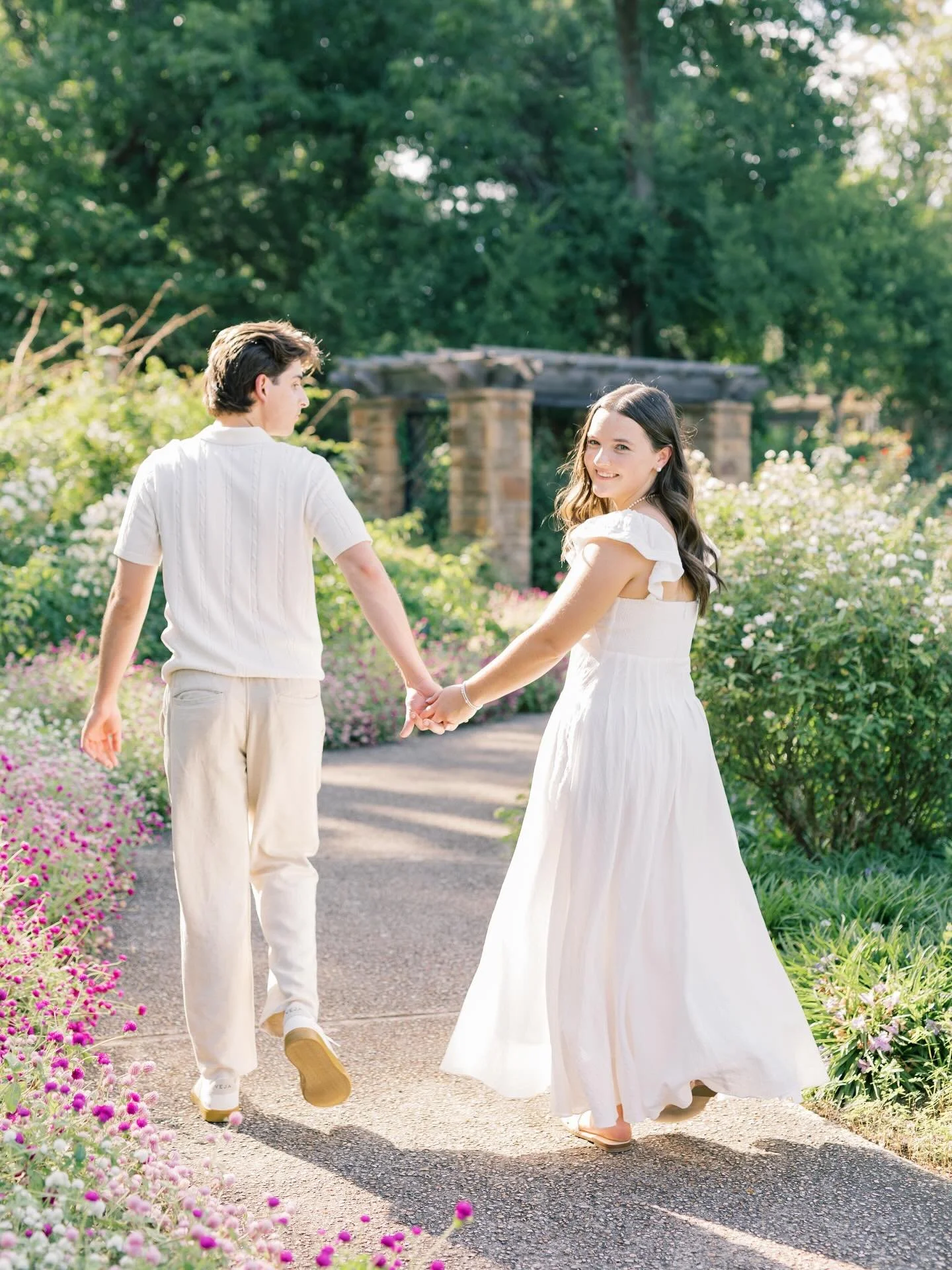 Sunshine and engagement sessions 💓 I love them so much, I can&rsquo;t wait to meet more couples soon for their photos 🥰 

#engaged #weddingseason #ido #fortworth #dallas