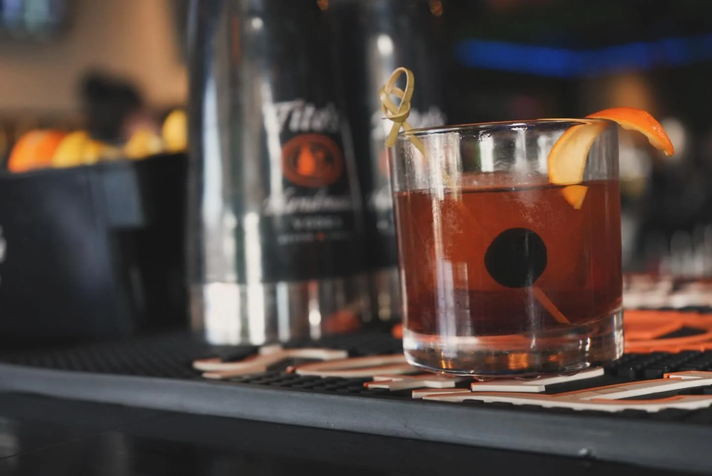 It&rsquo;s a whiskey kinda day at Shindig 🥃
Pull up a stool, grab your favorite pour, and let&rsquo;s make Saturday count.

#ShindigSA #WhiskeyTime #CheersYall