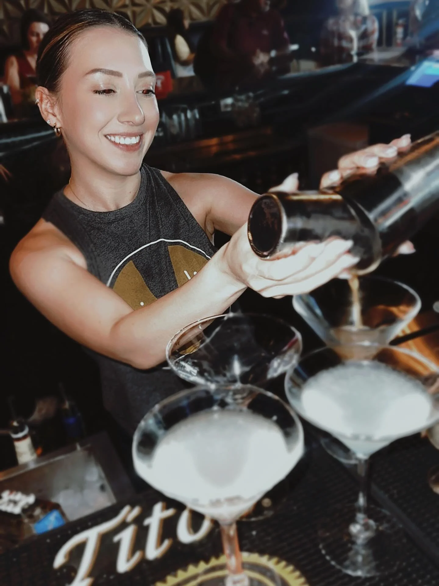 Start your week off right at Shindig 🍻
Happy Hour this Monday with Cela behind the bar.

Good food, good drinks, and good company at your favorite neighborhood bar. See y&rsquo;all soon.

#ShindigSA  #HappyHour #StartYourWeekRight