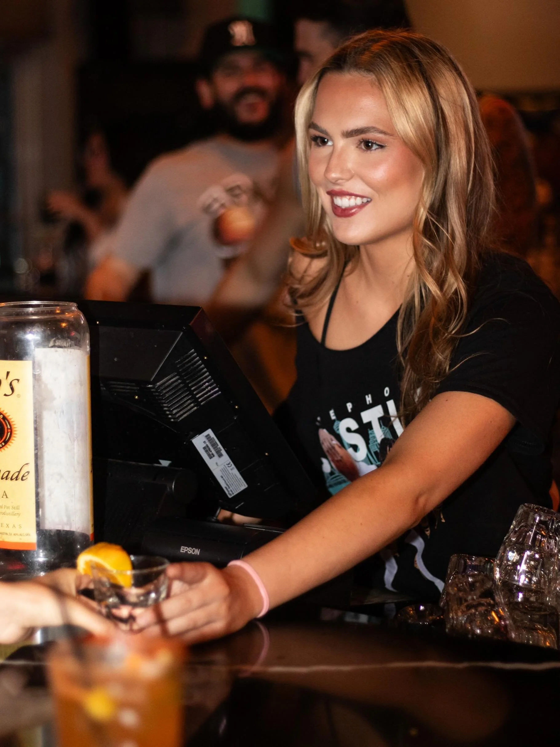 Who&rsquo;s joining us for Game 3 tonight? 🏀

Join your favorite staff behind the bar for all the Finals action, cold drinks, and scratch kitchen favorites. Grab a seat, catch every play, and cheer on the Spurs with us tonight!

Go Spurs Go! 🤍🖤

#
