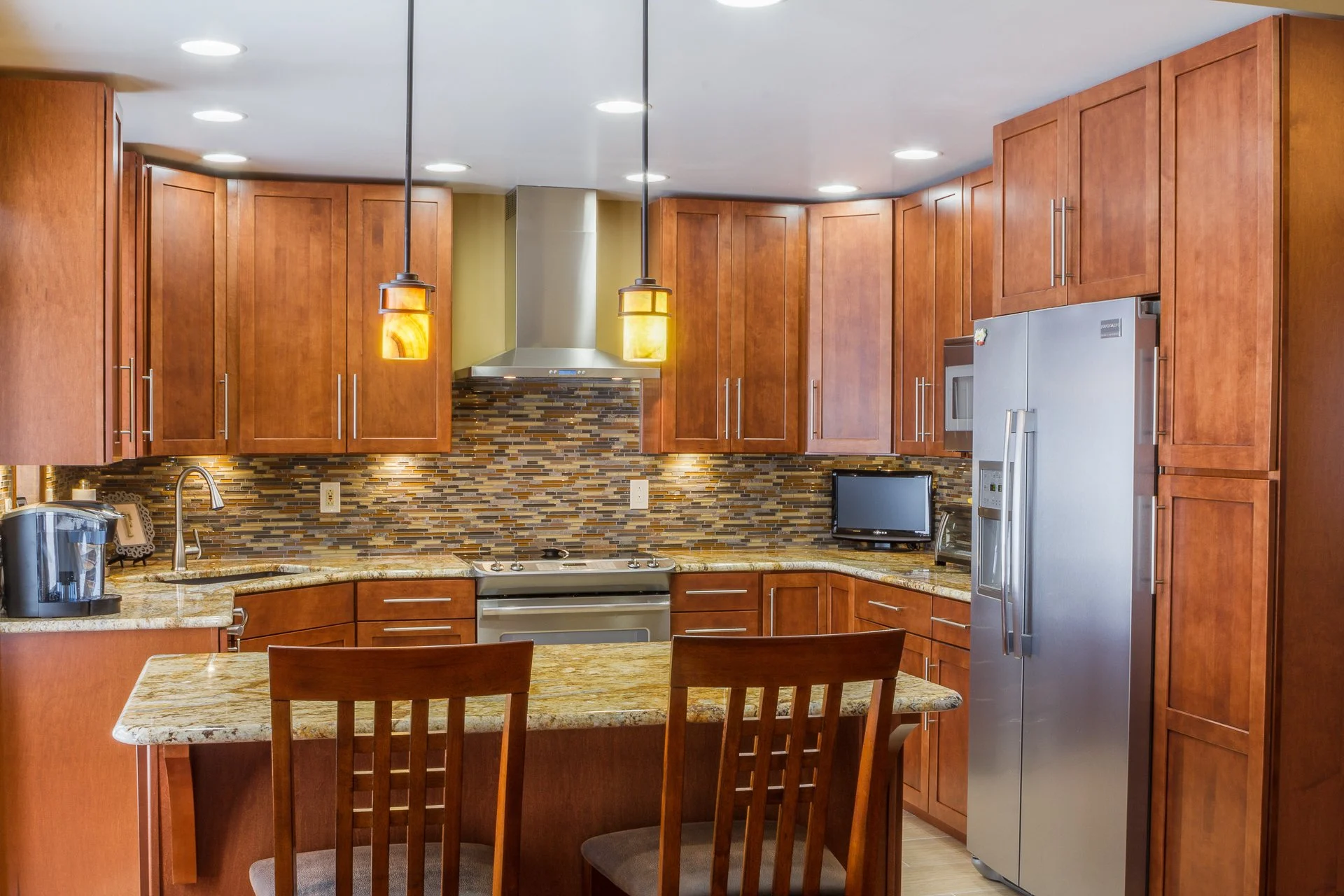 Traditional Kitchen Remodel by Kitchen Cabinet Factory Outlet — Project 4 project photo