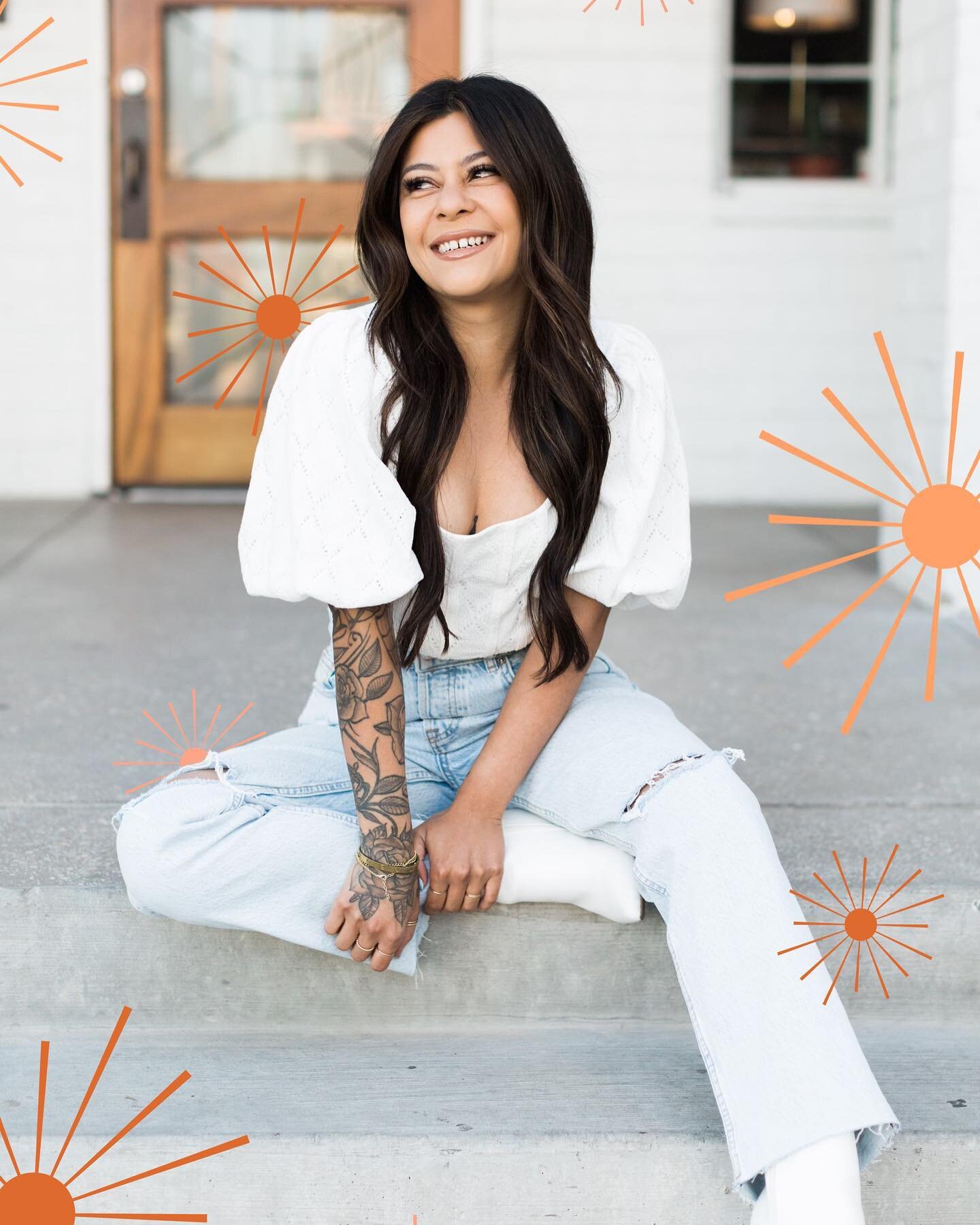 We promised we would start introducing our stylist so we figured today was the best day for that since we open in a week!! 

Meet Janna 

Born and raised in HAWAIIIIIII 🌴 
But she&rsquo;s been here for 9 years and in the hair industry for 6. 
Don&rs