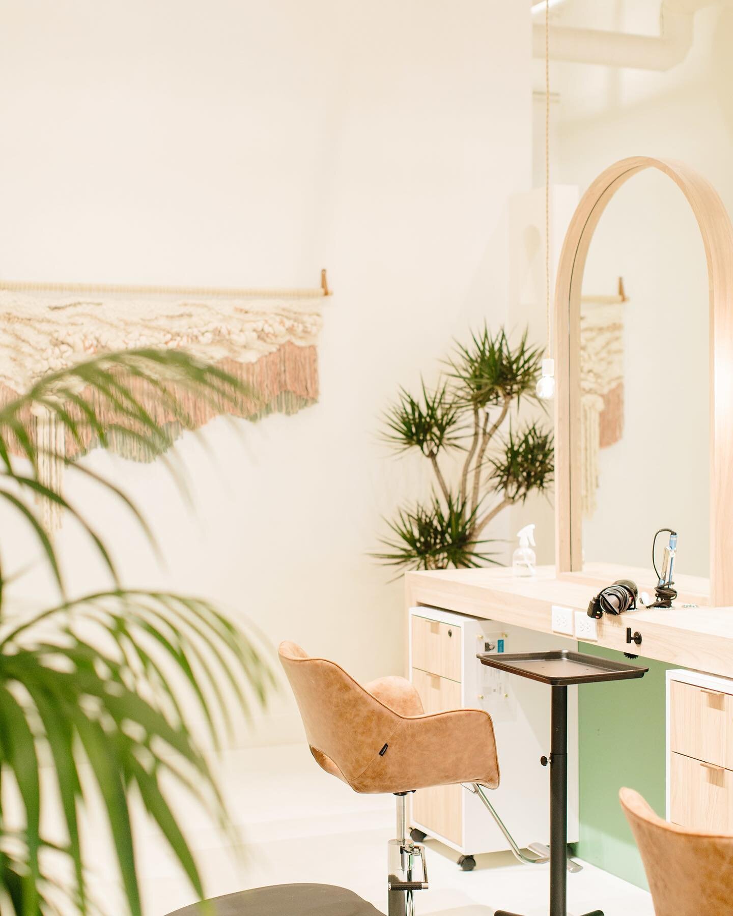 Now accepting new clients at our second location Poppy Collective 🌴. 
 
It&rsquo;s intricate beauty and Palm desert @ Morrish design will have you relaxing and feeling like you&rsquo;re in your own little escape in minutes, while sipping on a hand c