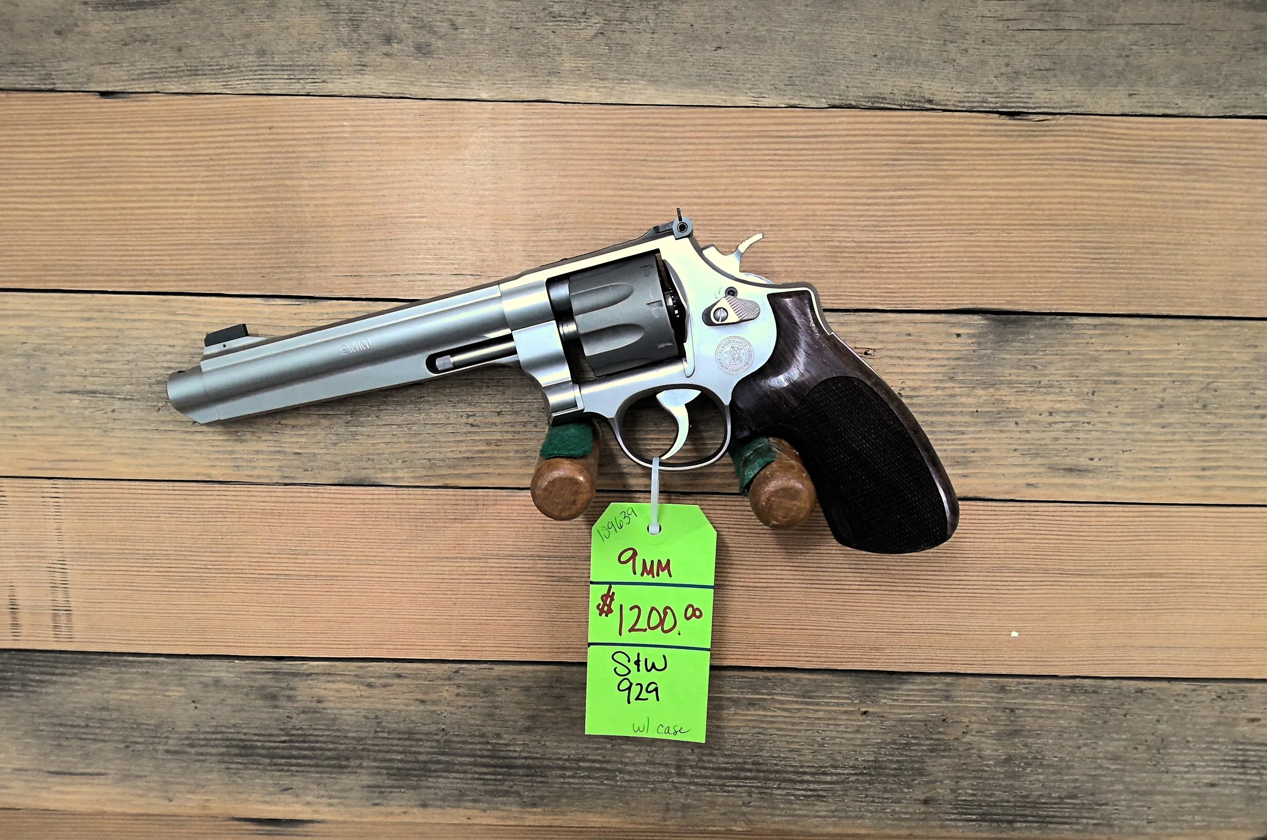 SMITH AND WESSON 929 REVOLVER 9MM