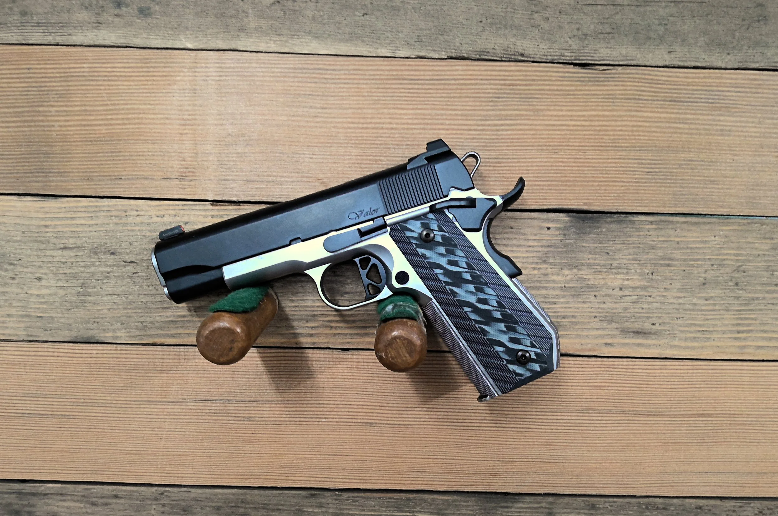DAN WESSON VALOR 1911 PISTOL 45 ACP