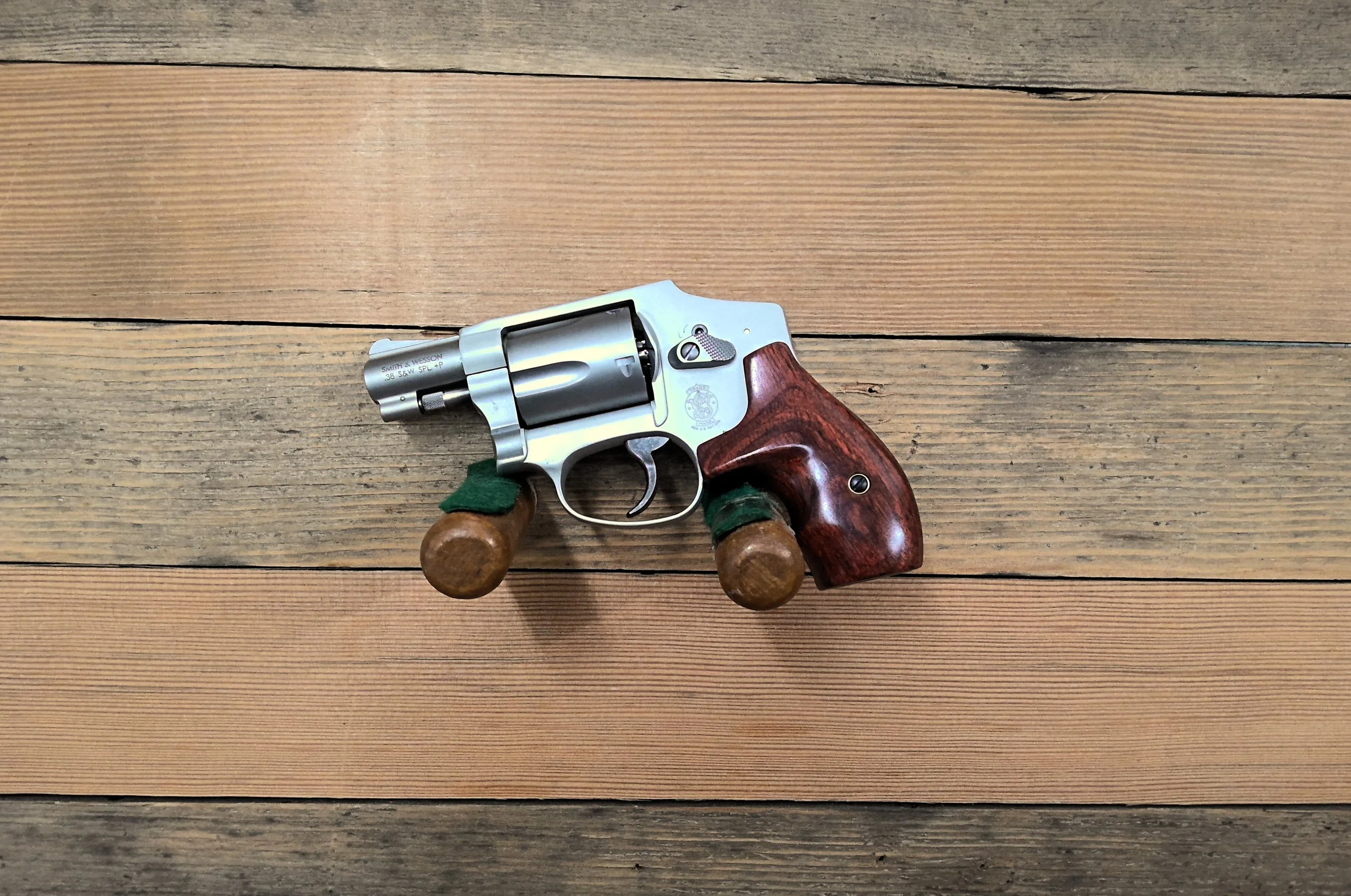 SMITH AND WESSON MODEL 642-2 LADY SMITH COMPACT REVOLVER 38 SPECIAL