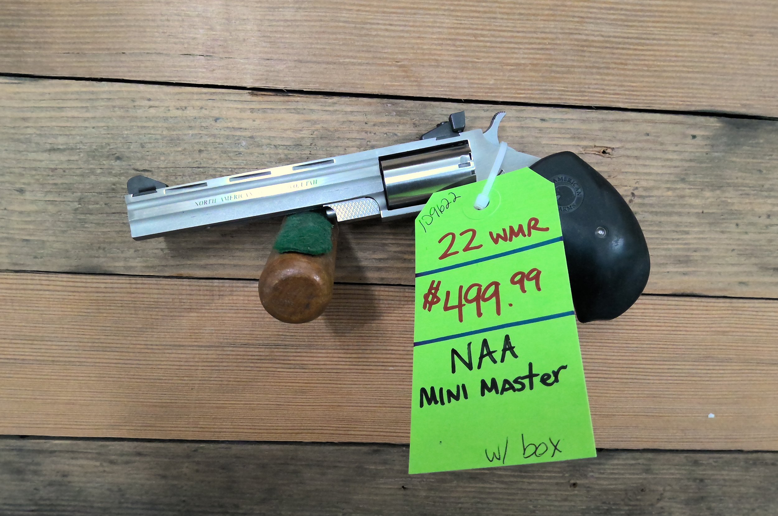 NORTH AMERICAN ARMS MINI MASTER 22WMR REVOLVER