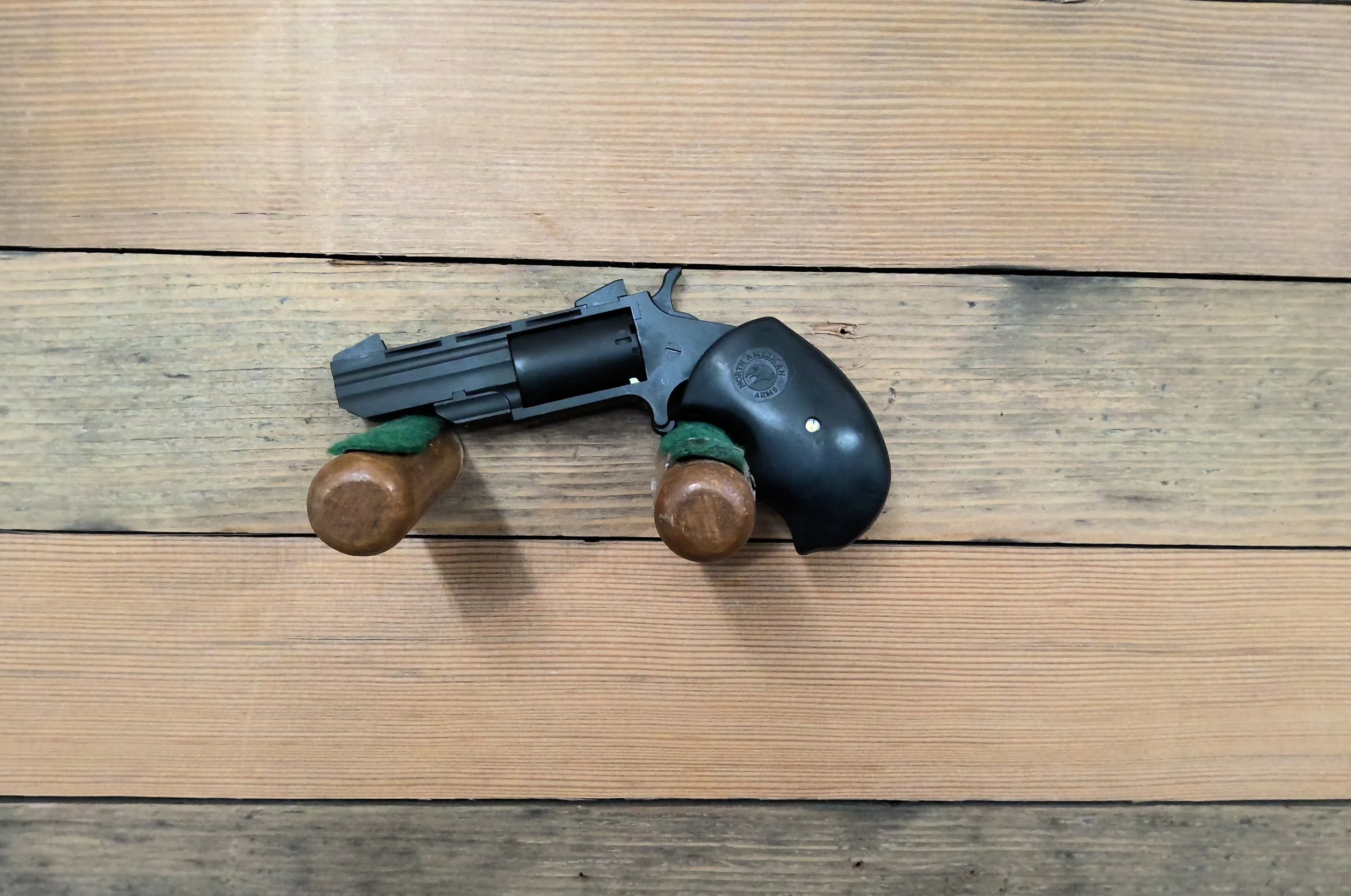 NORTH AMERICAN ARMS BLACK WIDOW REVOLVER 22 MAGNUM
