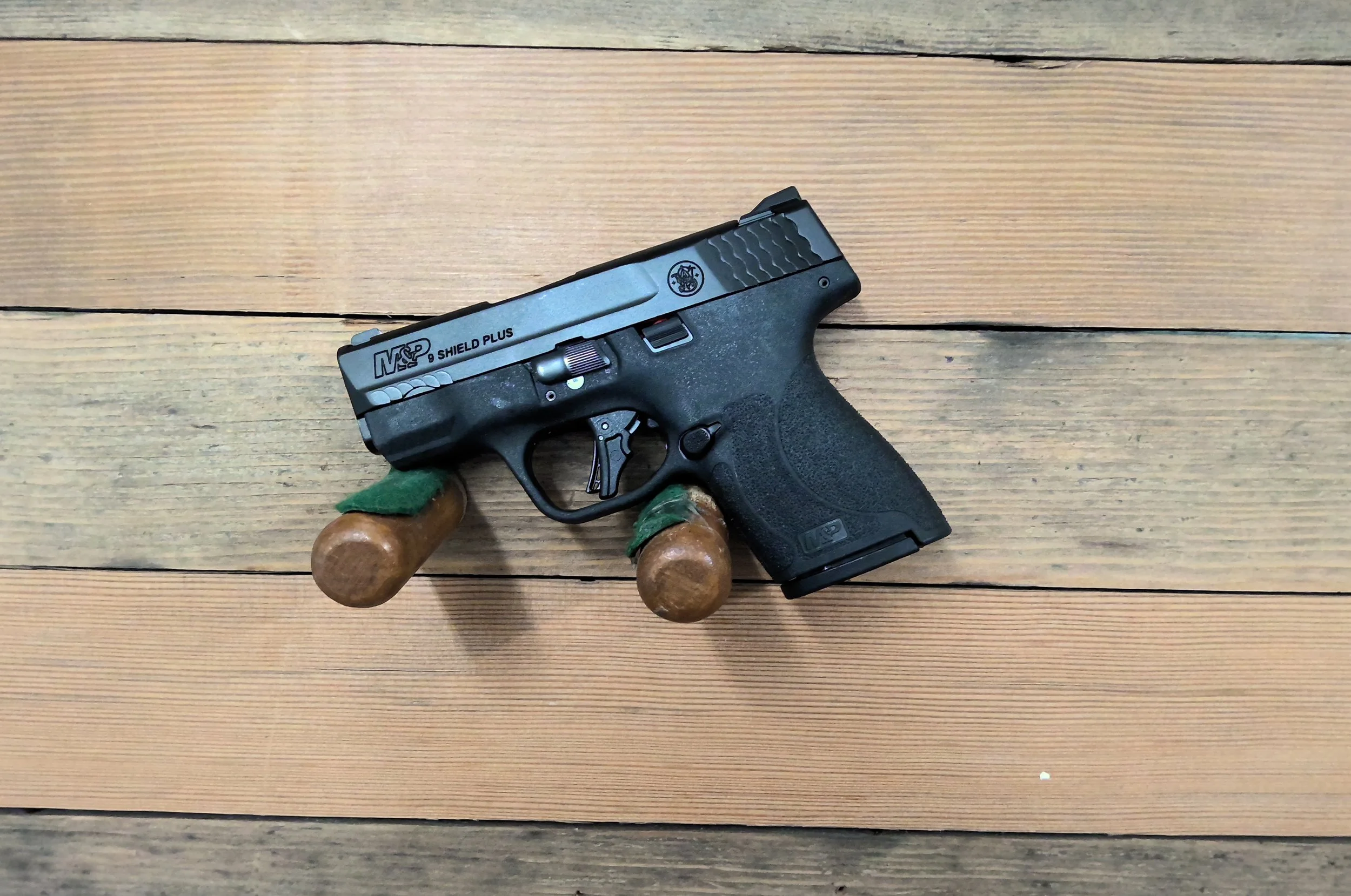 SMITH AND WESSON SHIELD COMPACT PISTOL 9MM