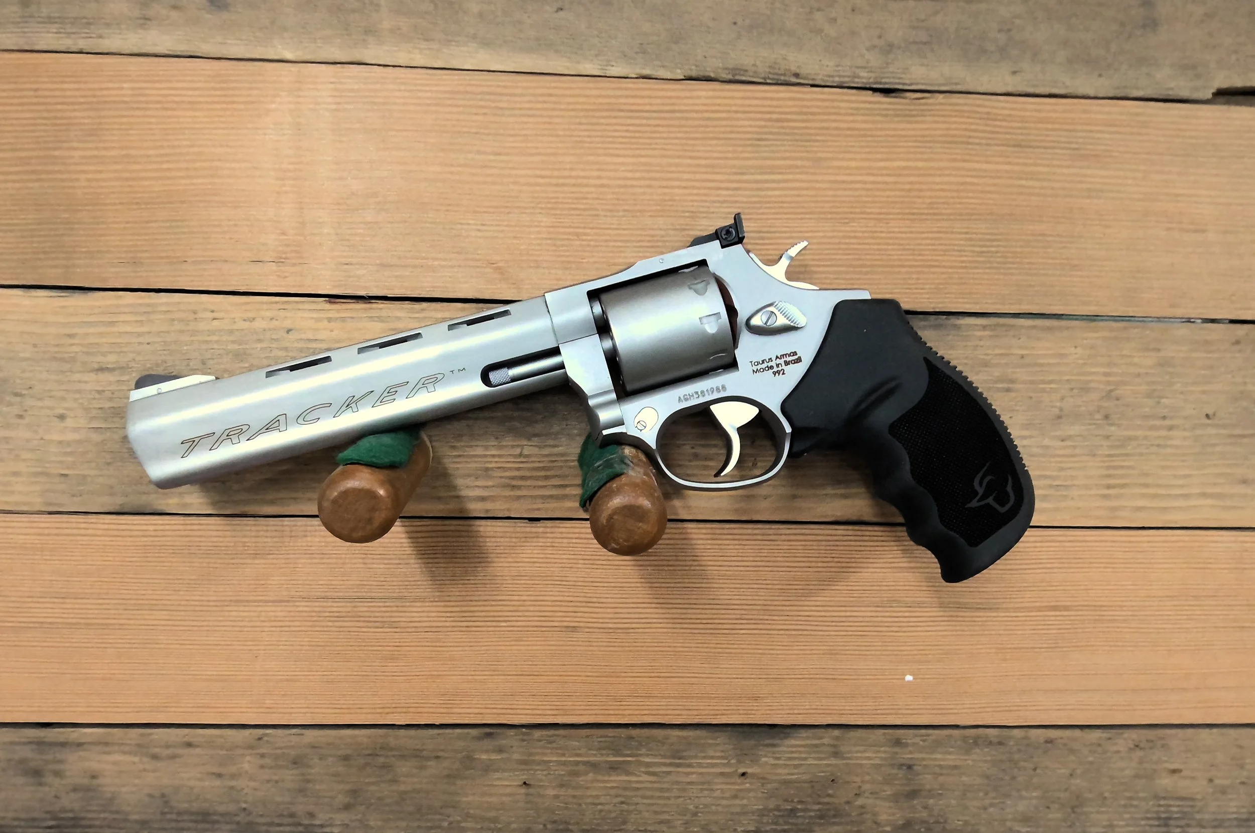TAURUS TRACKER REVOLVER 22LR/22MAG