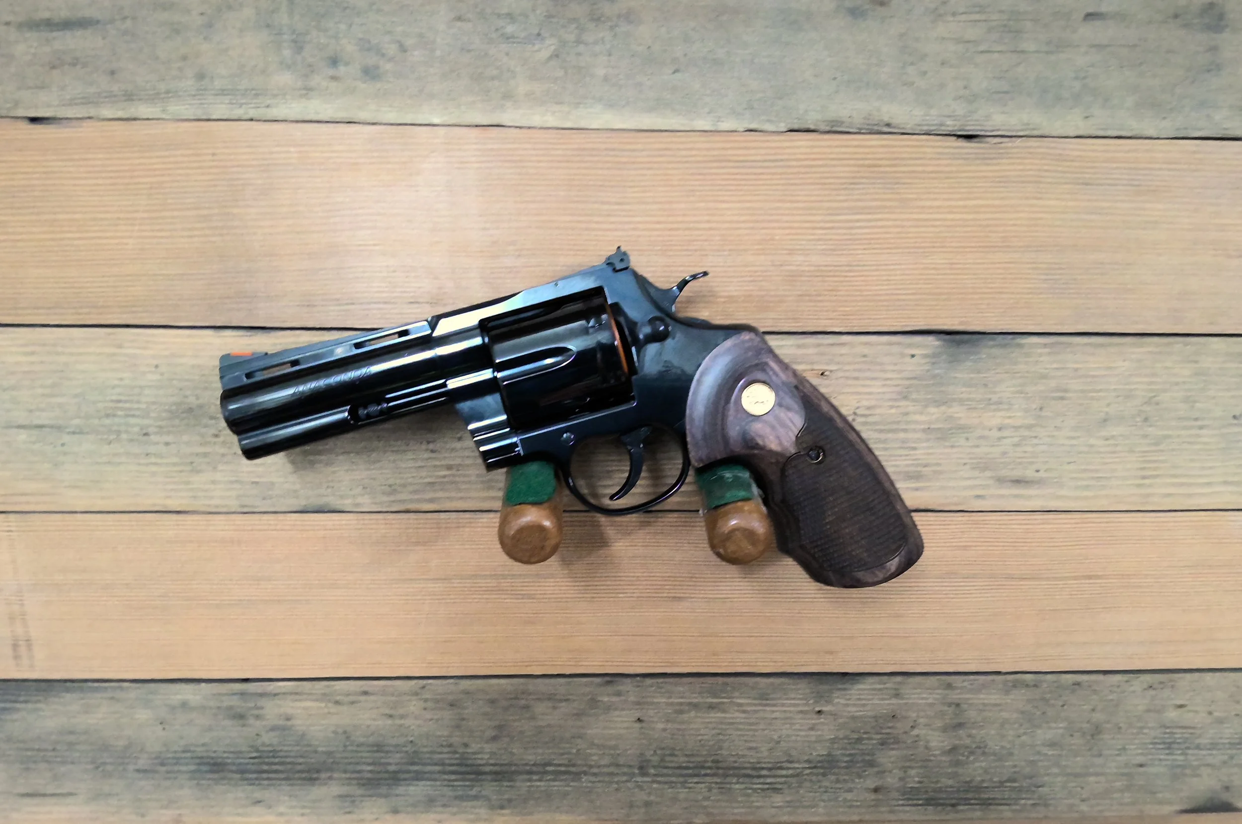 COLT ANACONDA REVOLVER 44 MAGNUM
