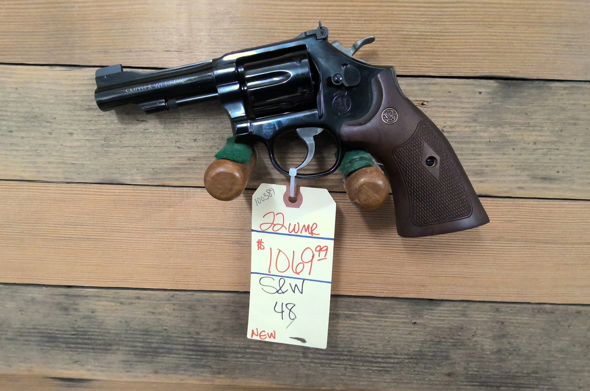 SMITH & WESSON 48-7 22WMR REVOLVER