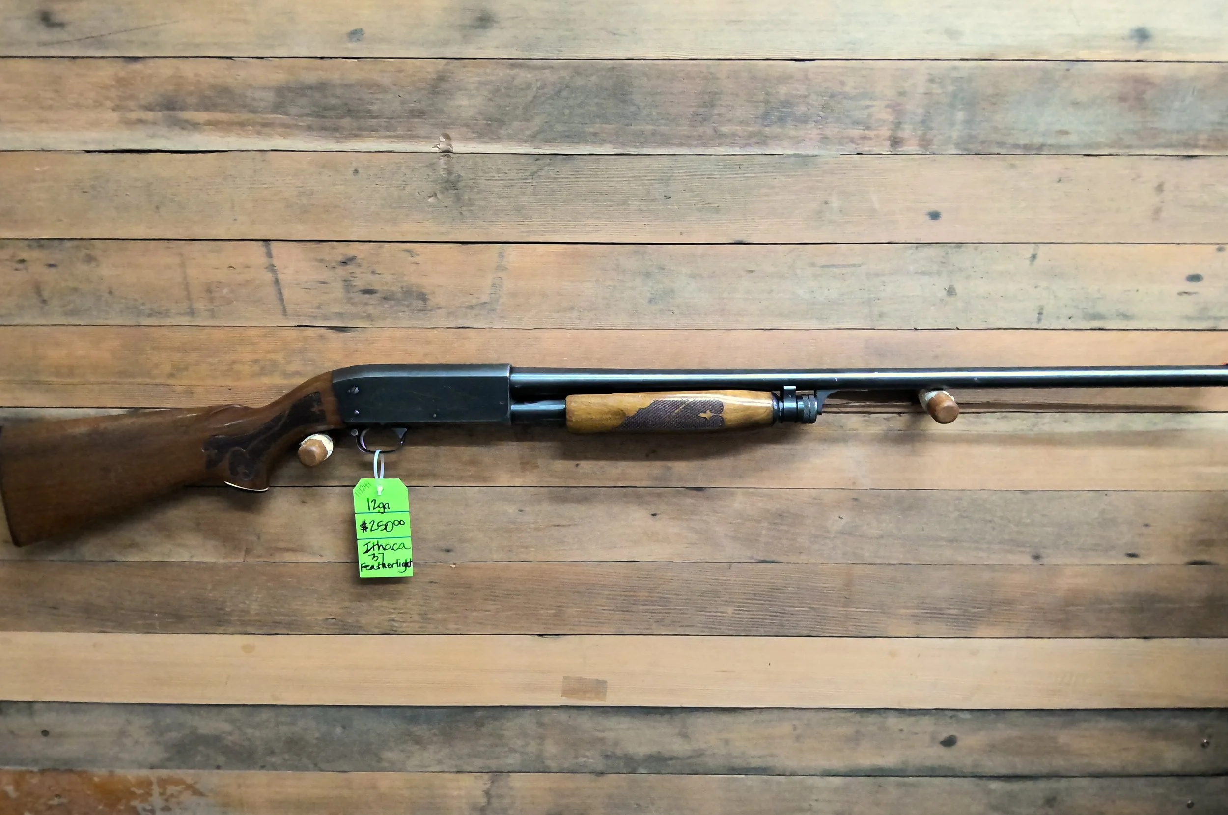 ITHACA MODEL 37 FEATHERLIGHT SHOTGUN 12 GAUGE
