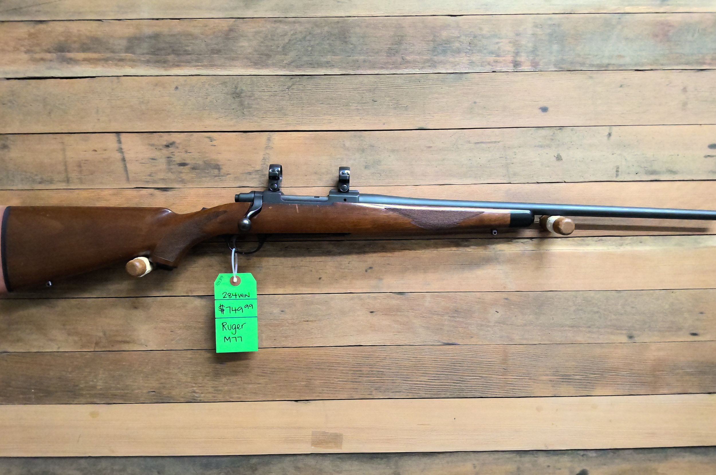 RUGER M77 RIFLE IN 284 WINCHESTER