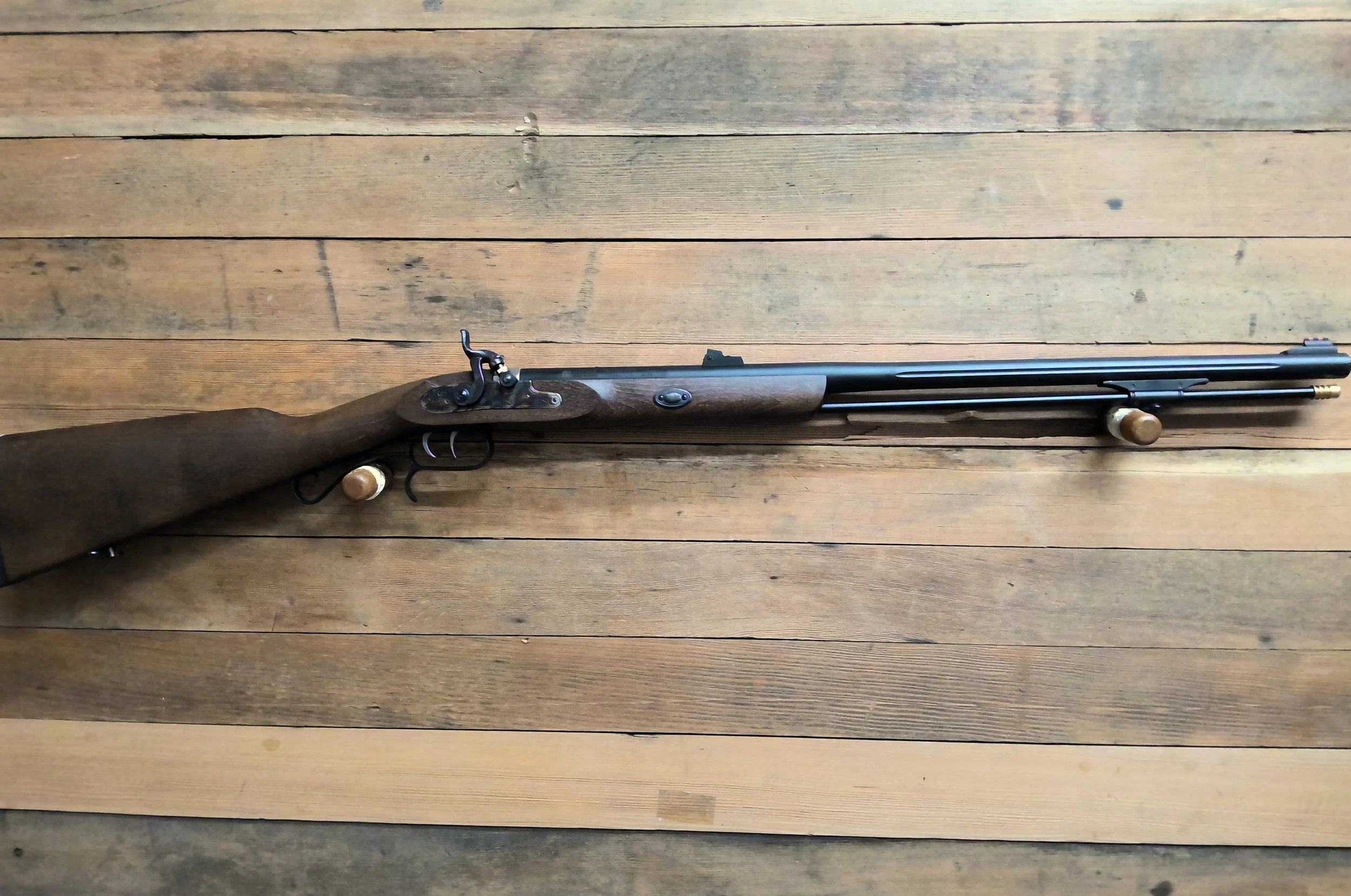 TRADITIONS SHEDHORN 50CAL BLACK POWDER RIFLE Hardwood