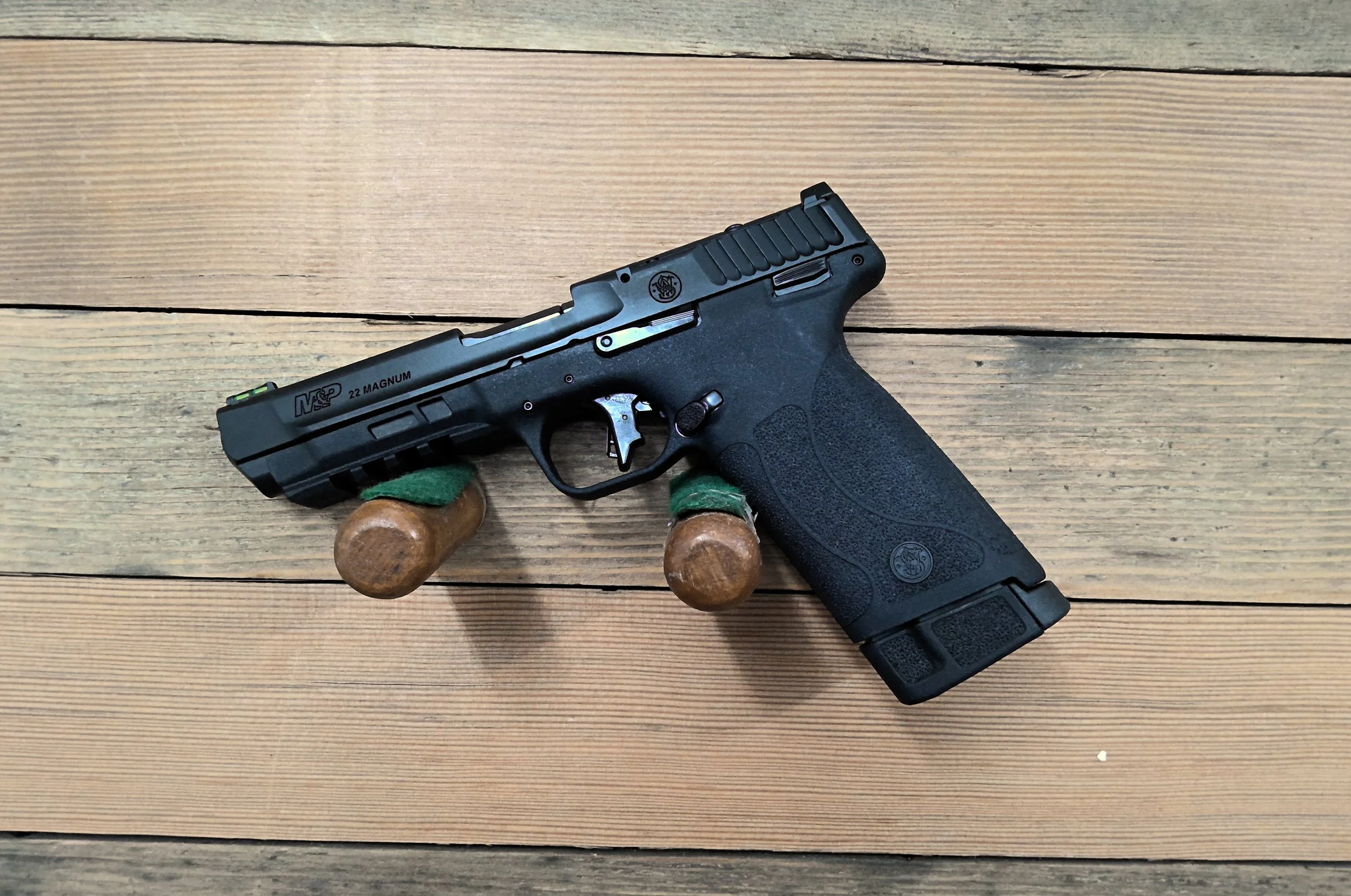 SMITH AND WESSON M&P 22 MAGNUM PISTOL