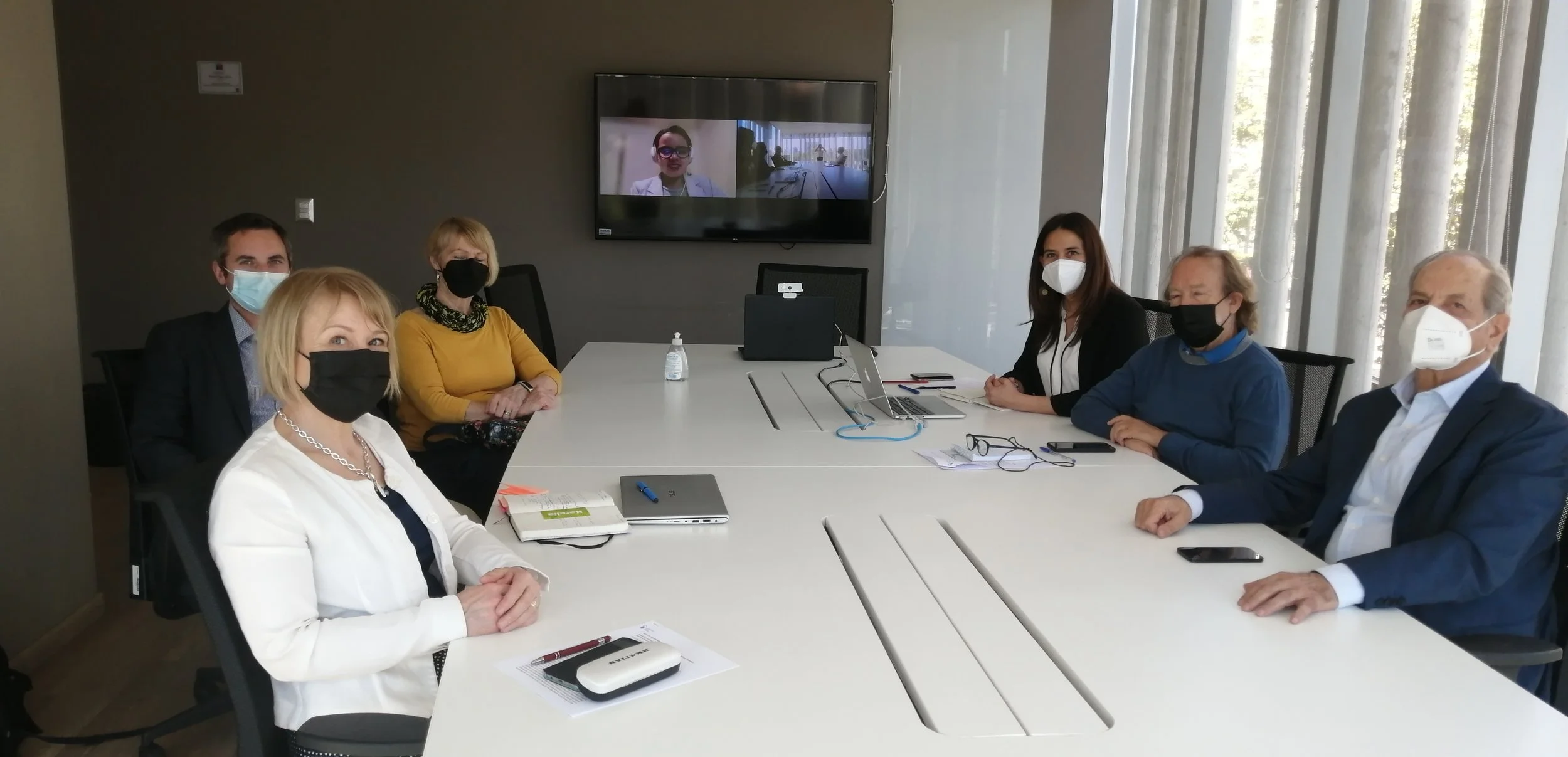 Reunión con Directora de SENAMA Muriel Abad - Visita U. de North Karelia