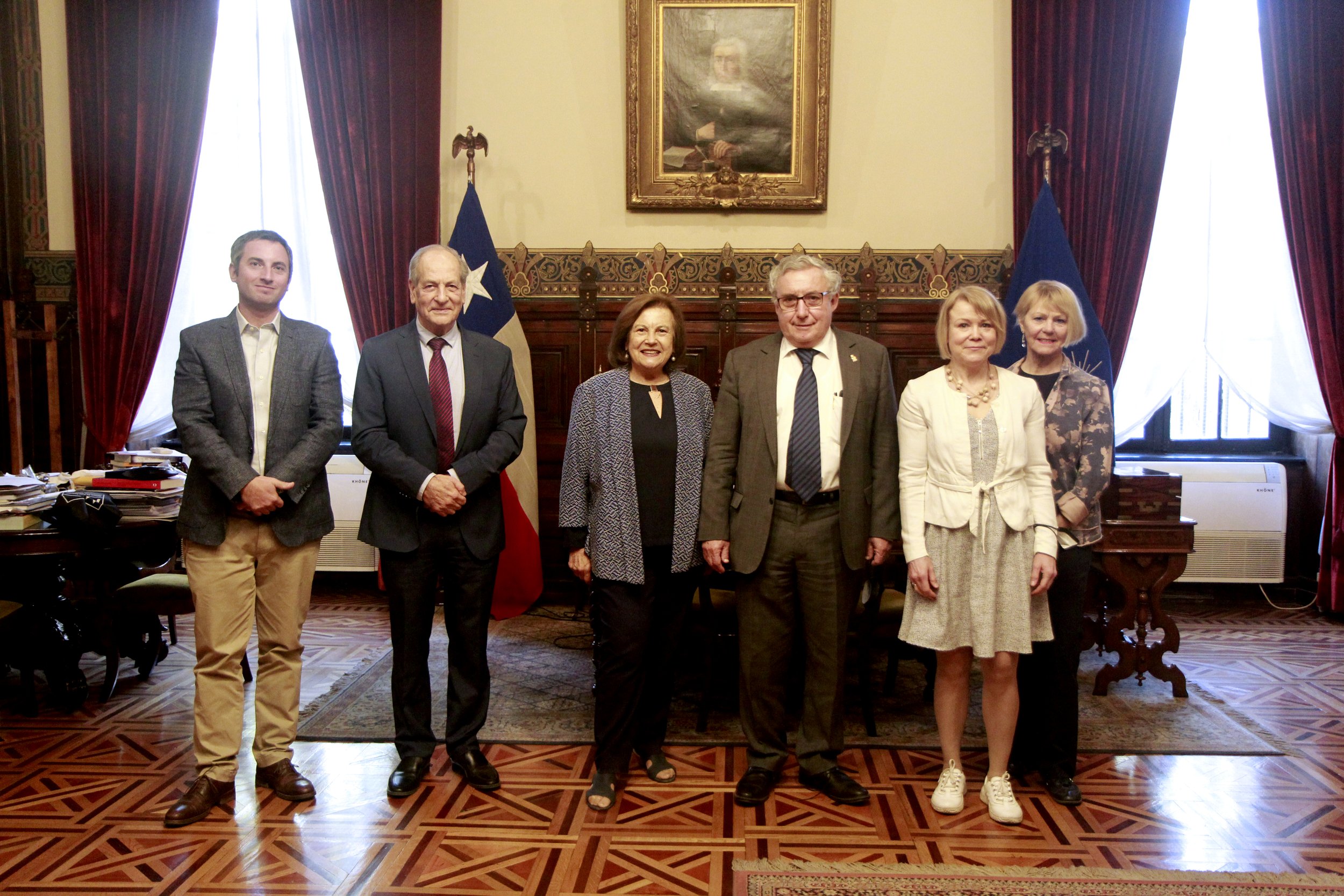 Rector de la Universidad de Chile se reúne con Expertas de North Karelia