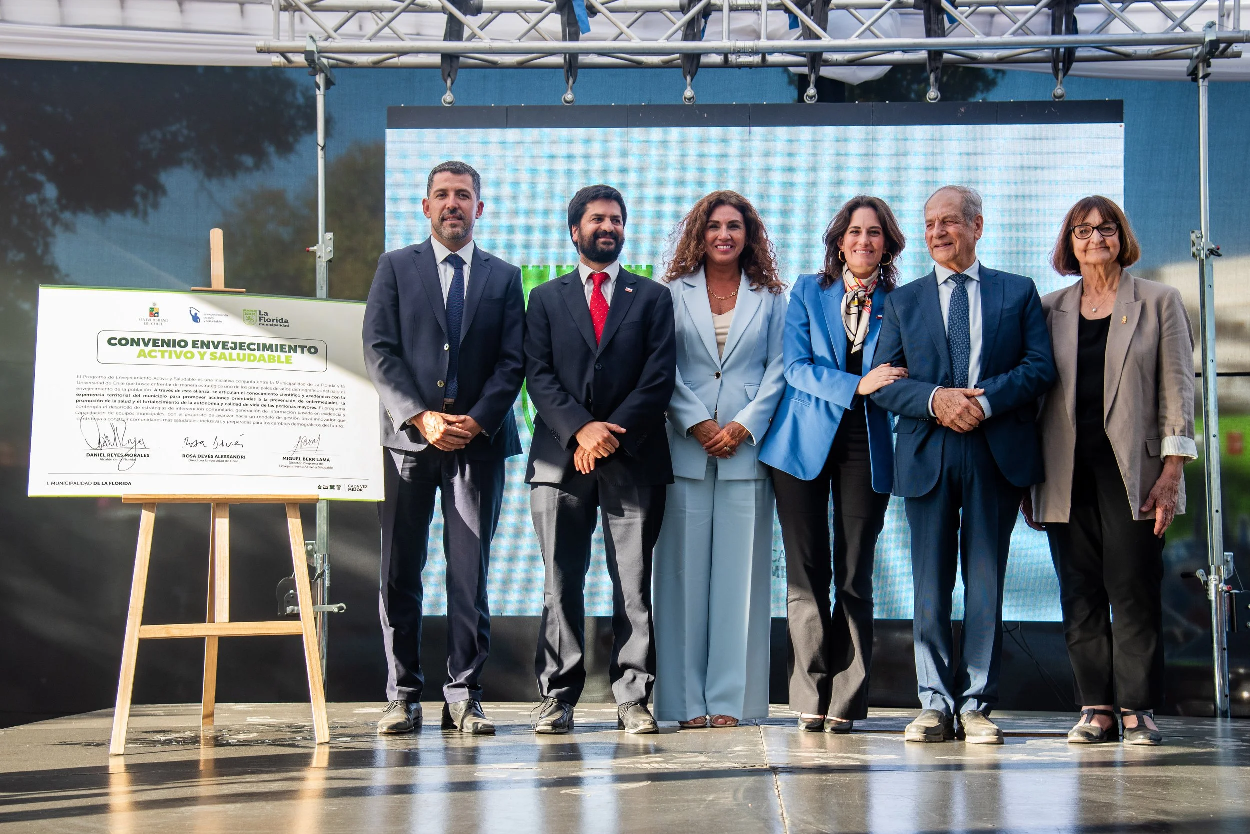 La Florida firma alianza con la Universidad de Chile para implementar Programa Envejecimiento Activo