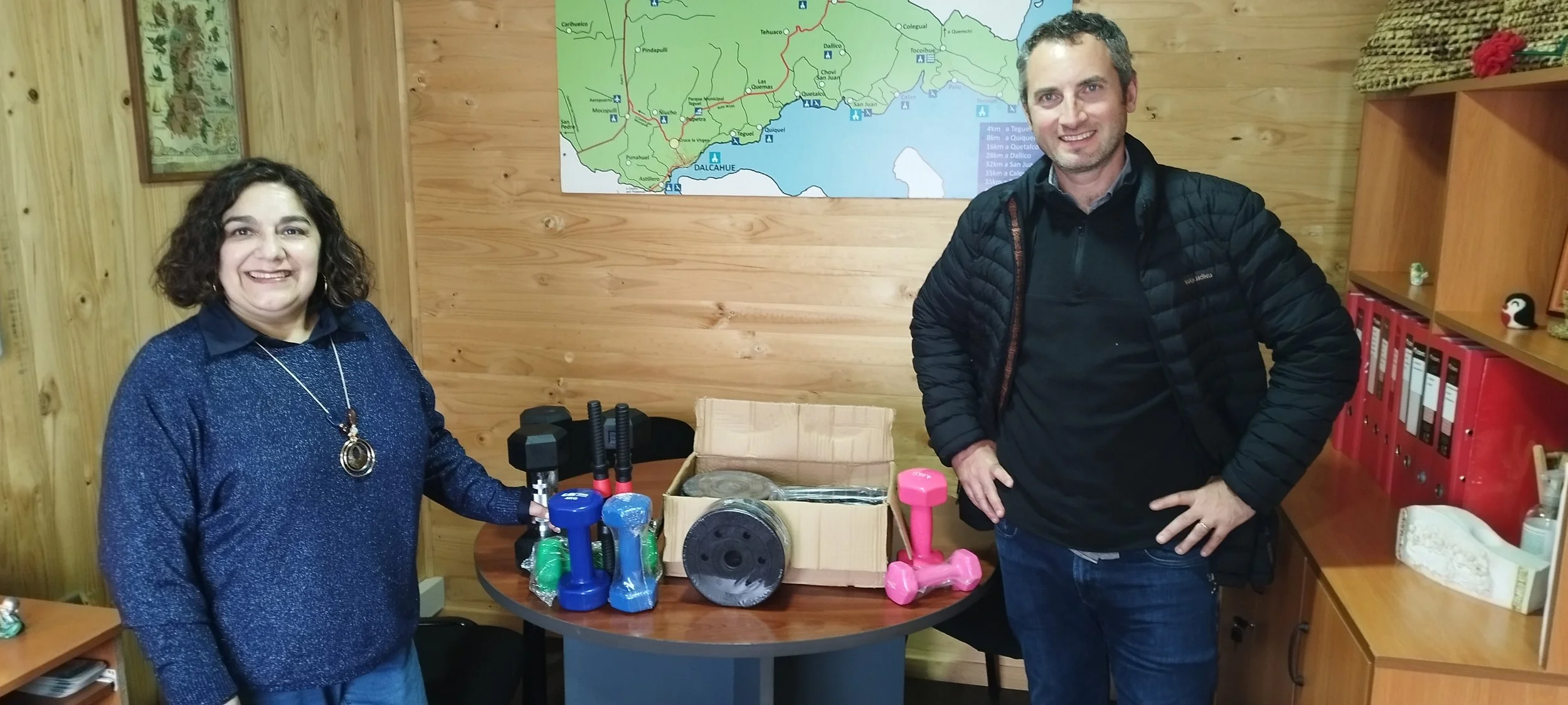 Programa Envejecimiento Activo entrega equipamiento para talleres de actividad física en Dalcahue