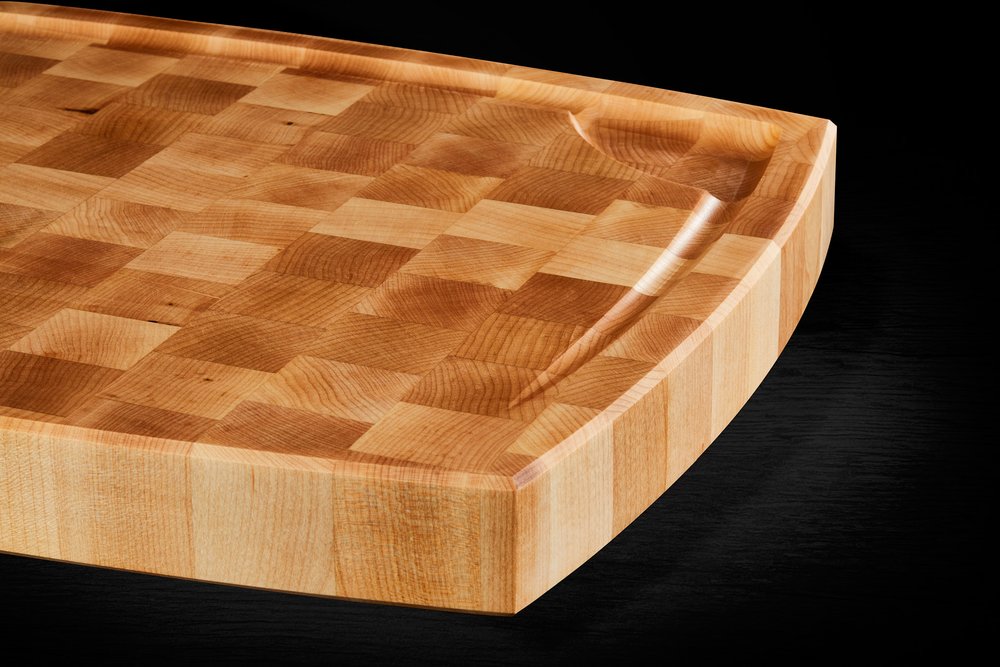 https://images.squarespace-cdn.com/content/v1/61d76801ecdc7b69b48ce62a/1652905591530-4LLE6U0O2LONYKBUDPDY/sts-kraftworks-maple-wood-cutting-board-hybrid-end-grain-detail.jpg?format=1000w