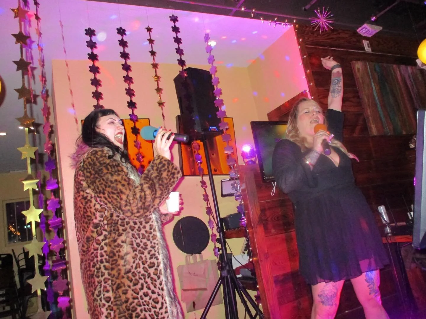 sweet little moments from our holiday party✨🤍