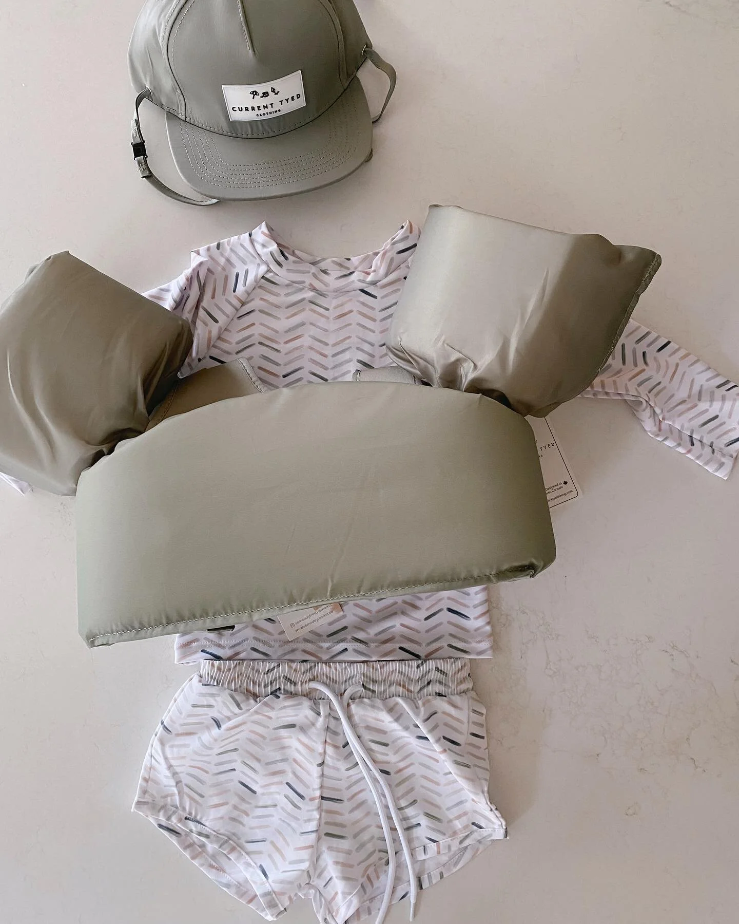 MATCHY MATCHY 🌊
Did you know, the Current Tyed floaties and hats are designed to match?
Coordinating floatie & hat combos are available in Sage Green, Blush & Charcoal
Shop Link in Bio