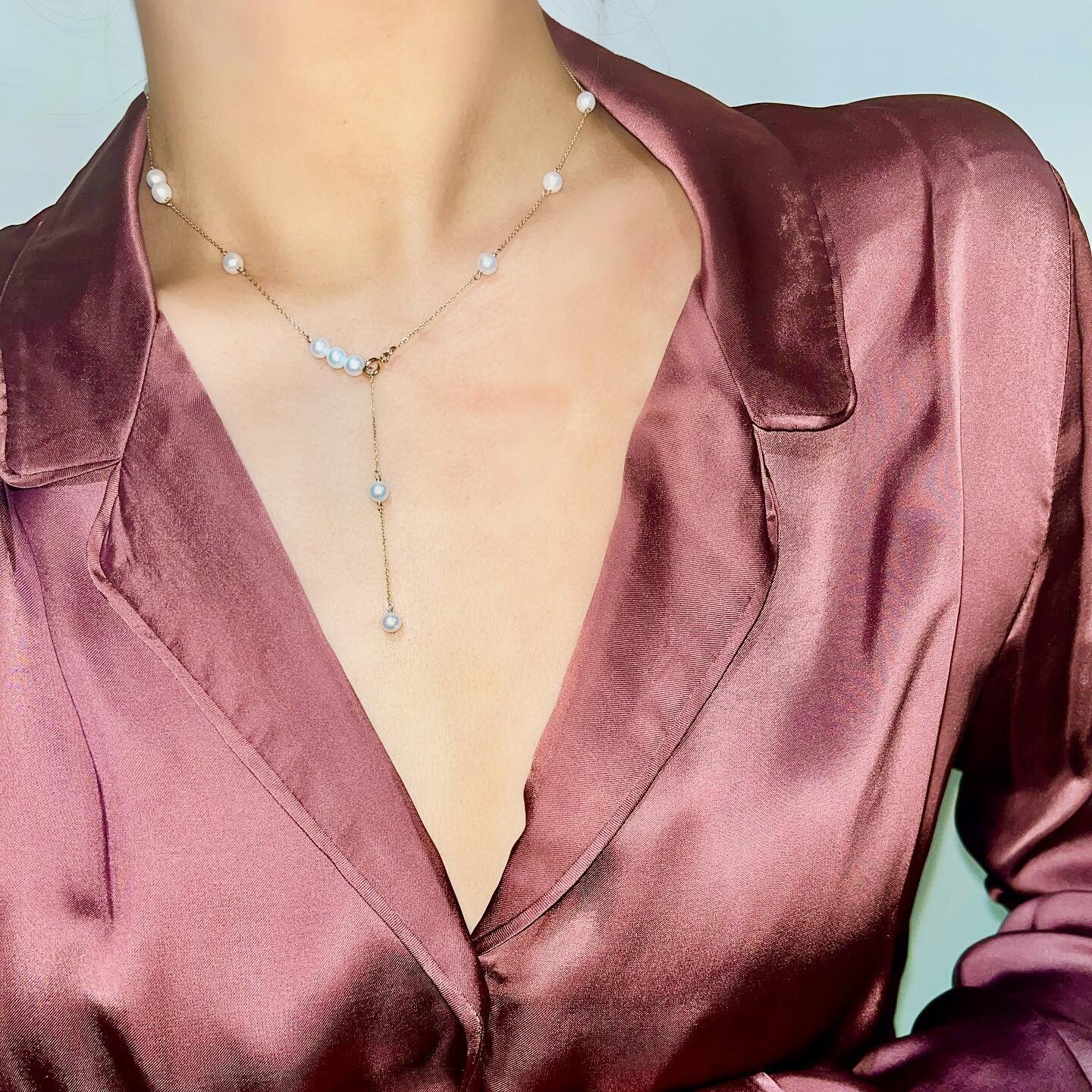 Pearl line station necklace adjustable length for different styling 🤍 

Now live on our website on our new Cosmos Collection ✨ - ready to ship 

@ouri_fine