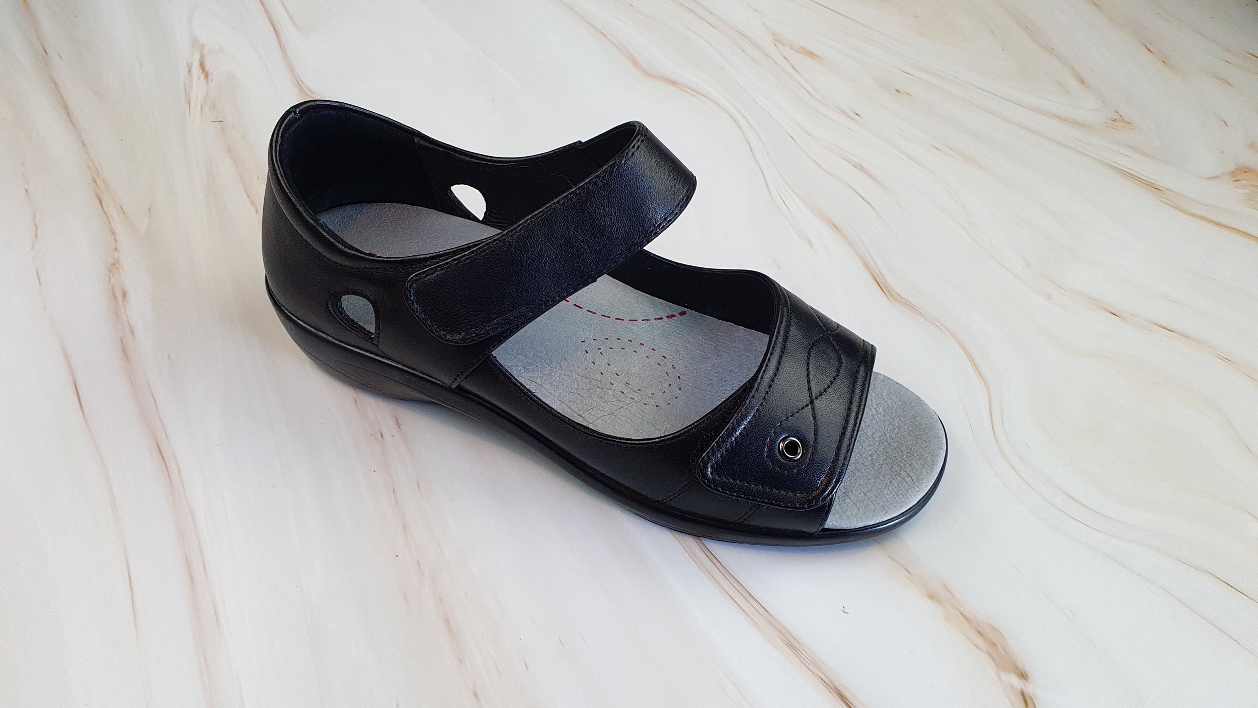 PURE COMFORT : Archie Black $199 -SOLD OUT-
