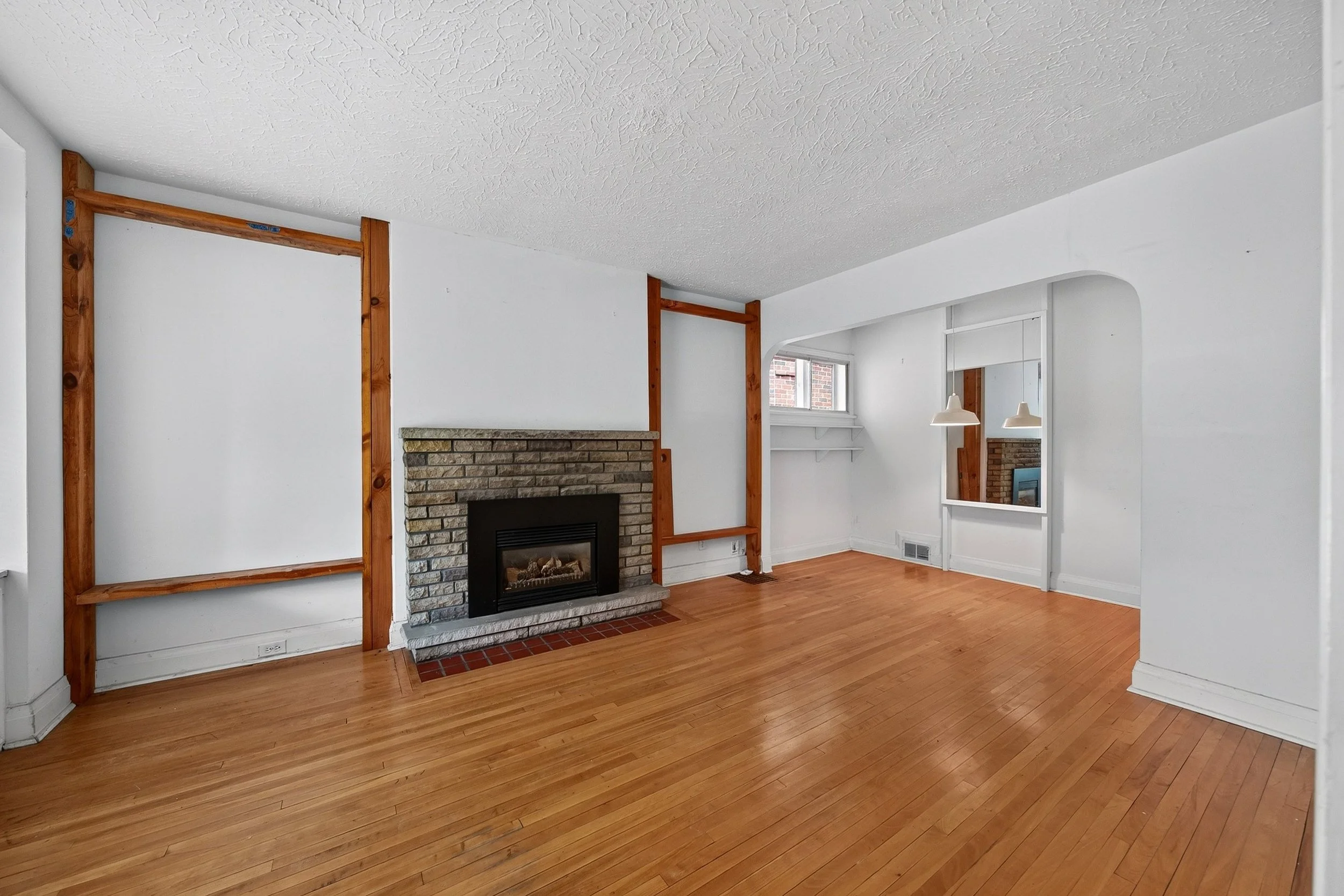 008_29_red_deer_ave-8_79.jpg
