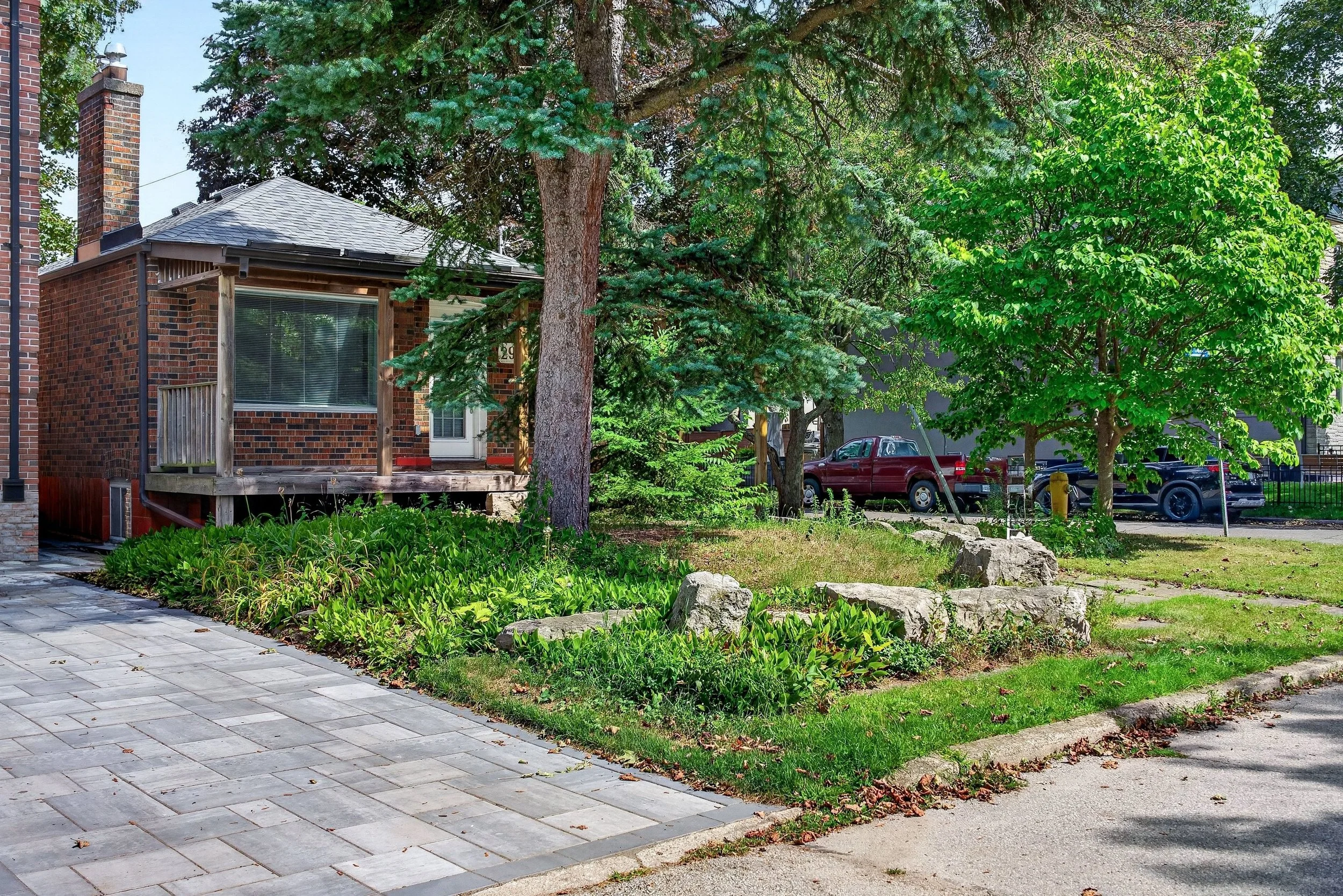 005_29_red_deer_ave-5_577.jpg