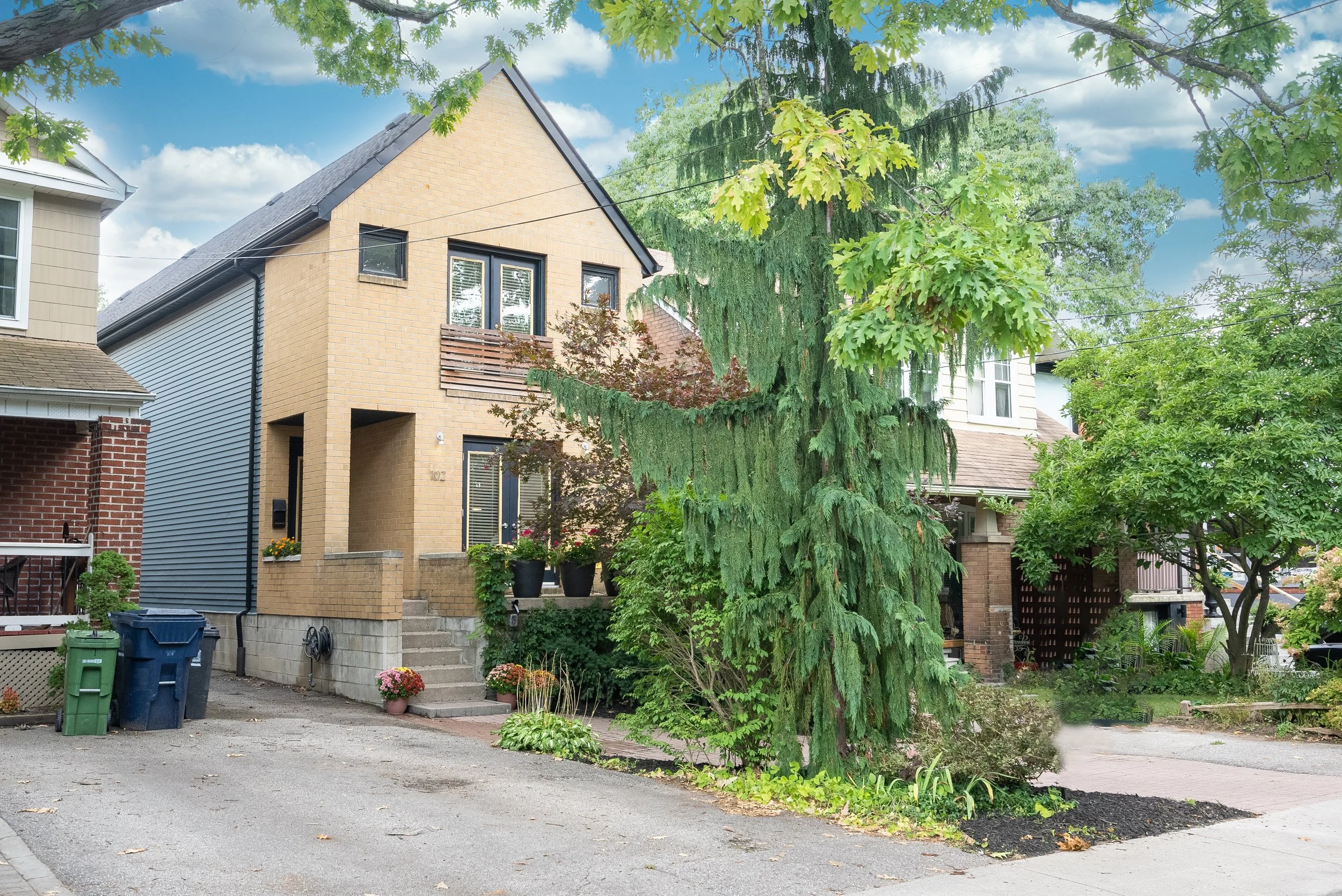 102 Queensbury Avenue, Scarborough ON