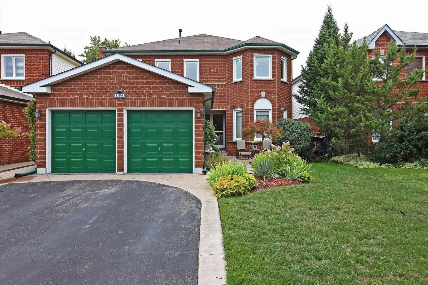 1021 Sandcliff Dr, Oshawa ON