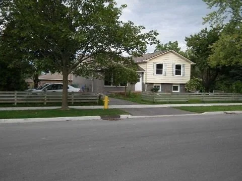 900 Sunrise Ave, Pickering ON