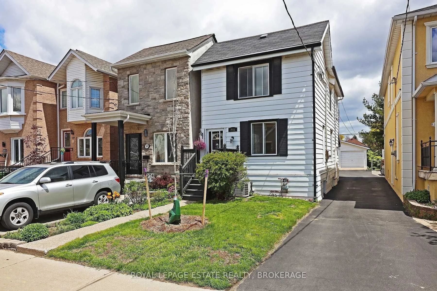 245 Linsmore Cres, Toronto ON