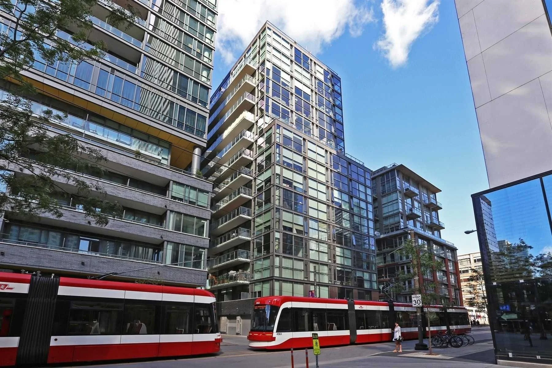 610 - 25 Oxley St, Toronto ON