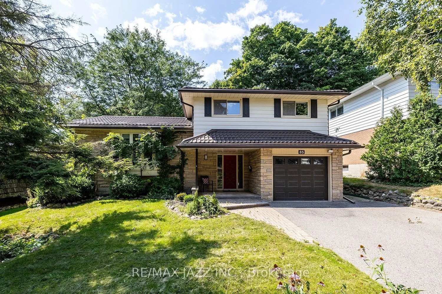 85 Marica Ave, Oshawa ON