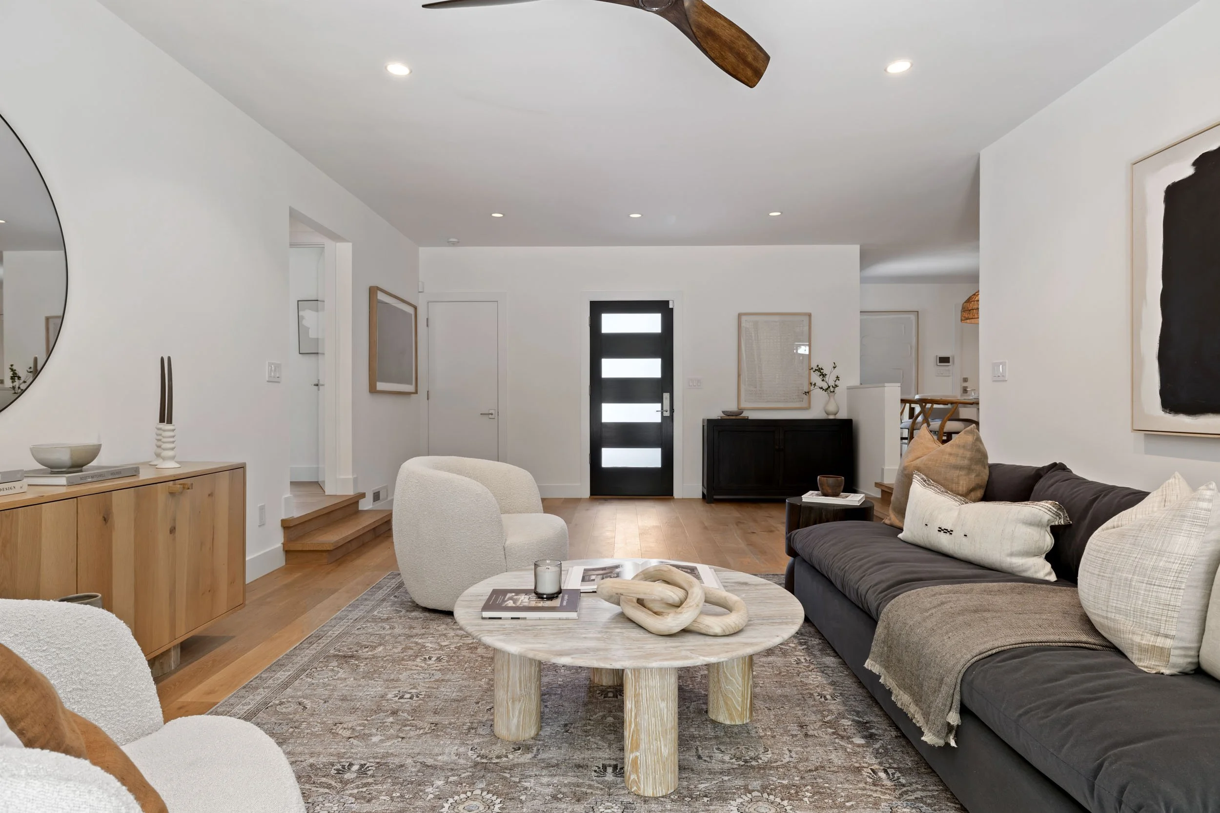 429 Blackstone 05 small.jpg