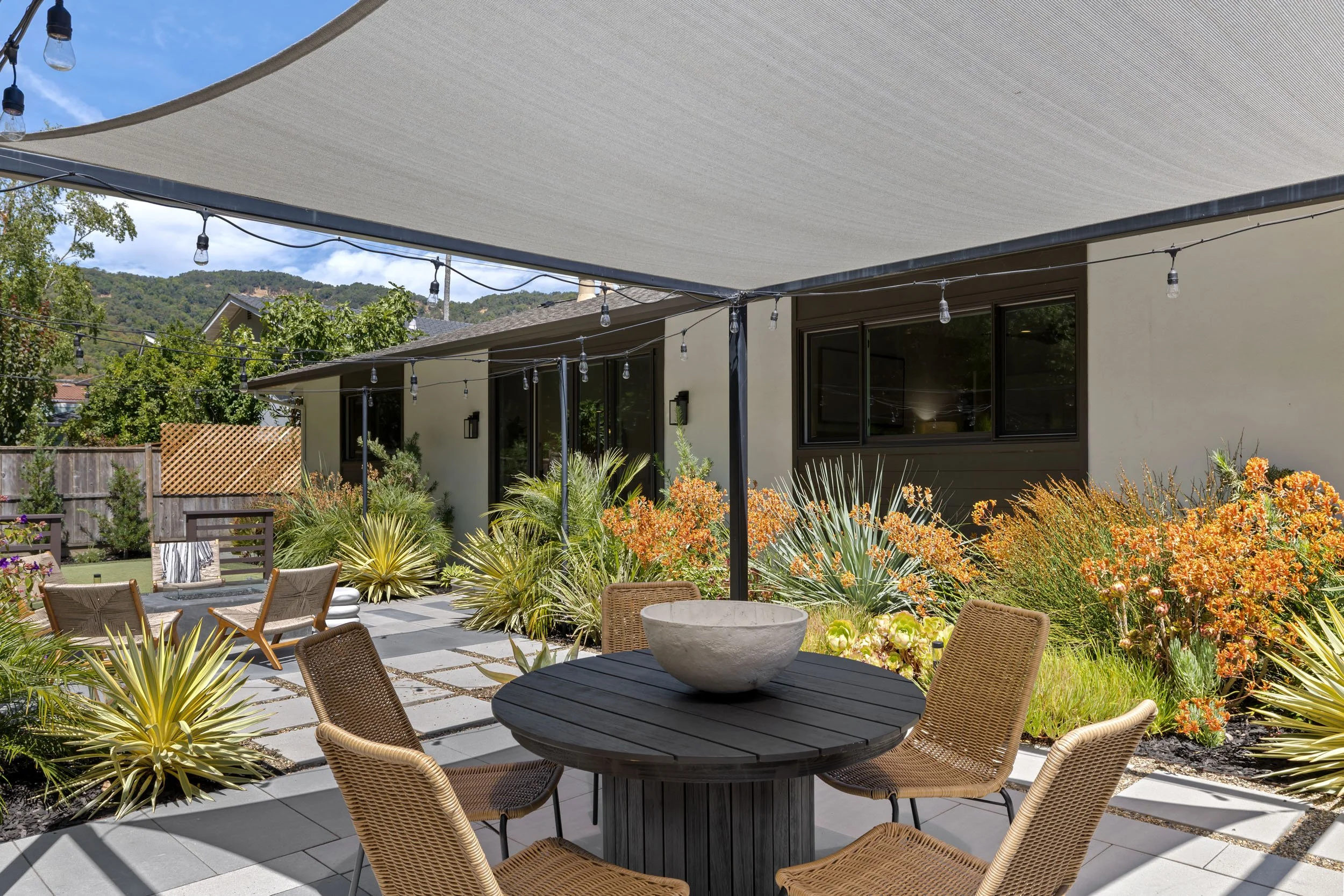 429 Blackstone 20 small.jpg