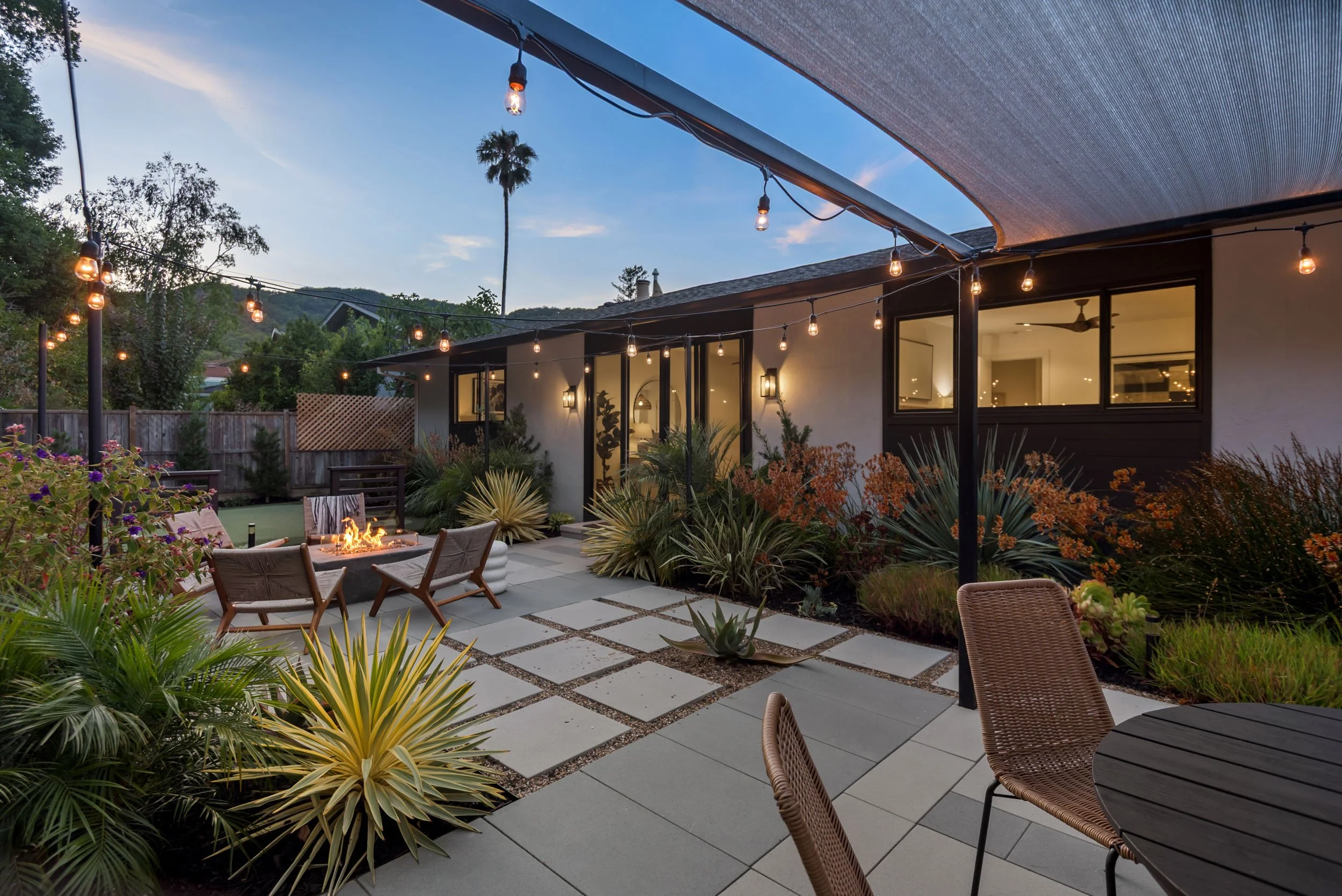 429 Blackstone 38 small.jpg