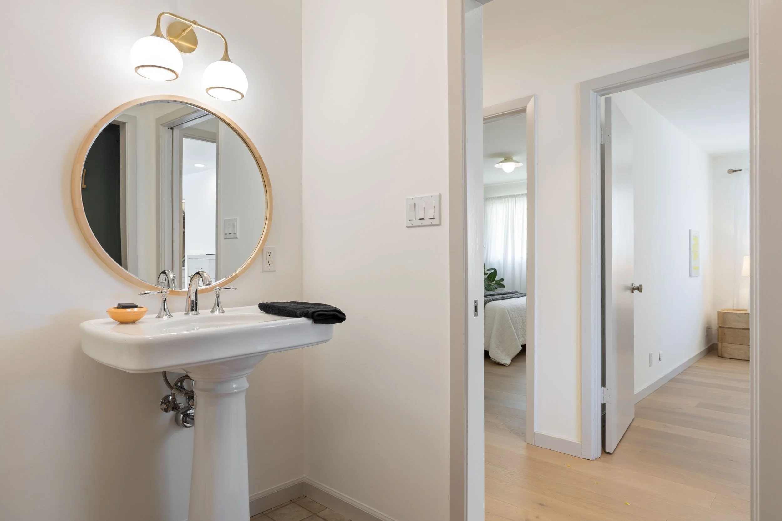 334 Riviera Circle 34 small.jpg