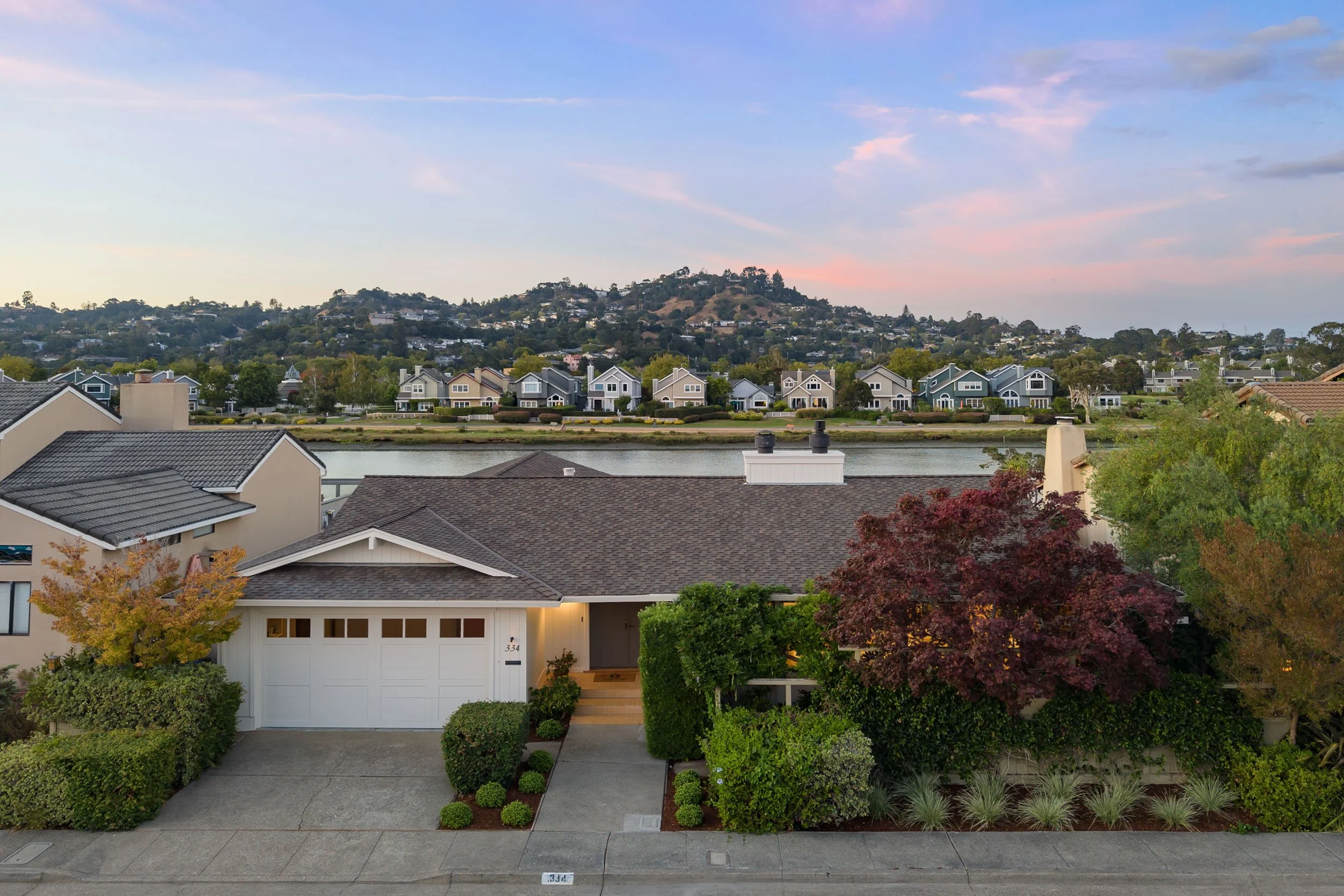 334 Riviera Circle twilight 02 small.jpg